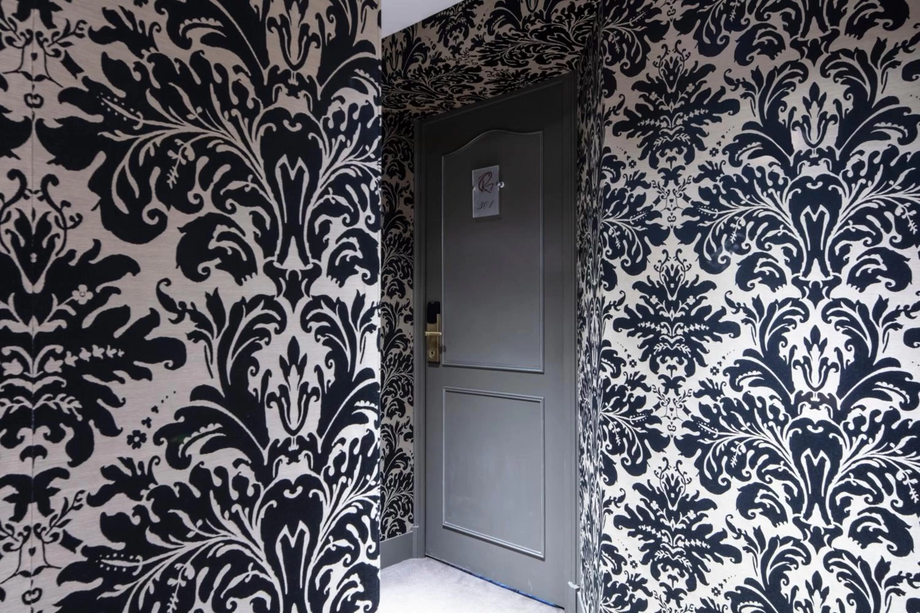 Decorative detail in Hôtel Regent's Garden - Astotel