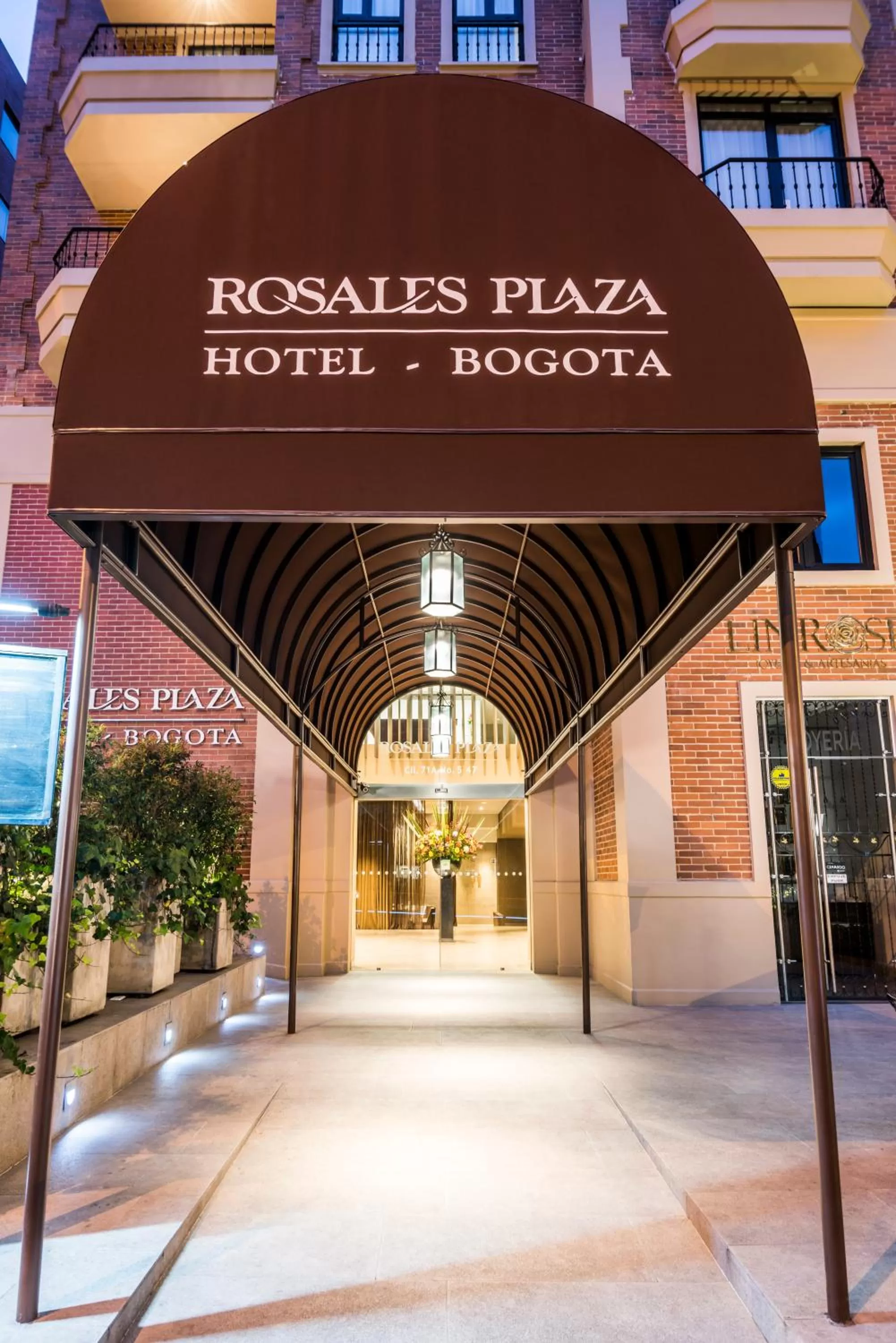 Property building in Hotel Rosales Plaza