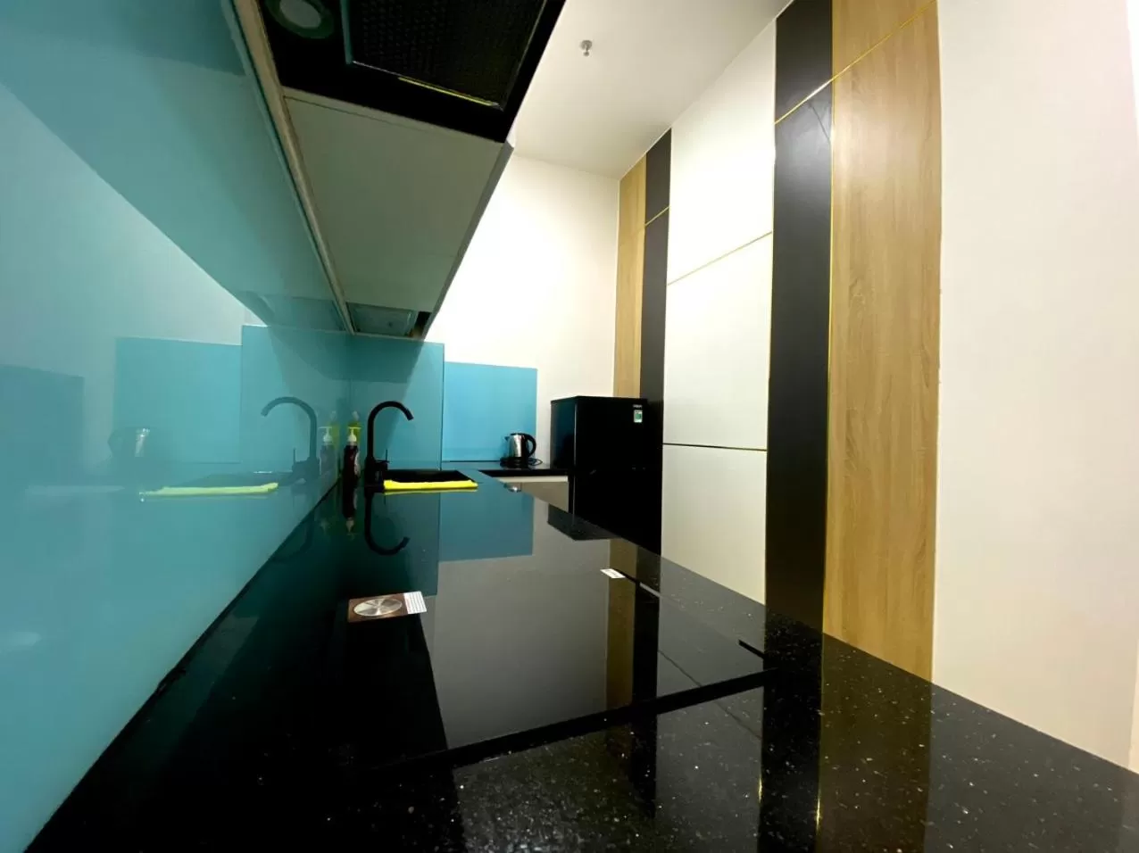 Kitchen or kitchenette in Chanh Huy Apartments & Hotel