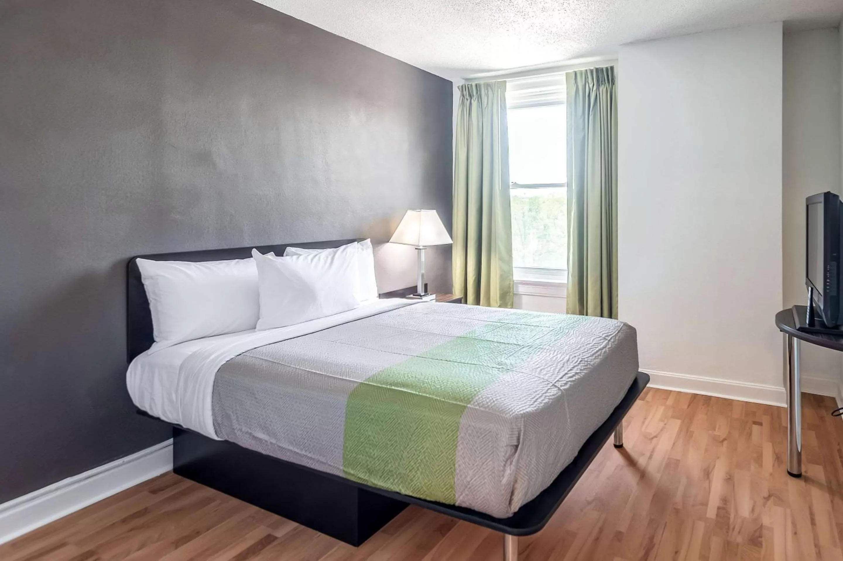 Photo of the whole room in Quality Inn & Suites Kansas City Downtown