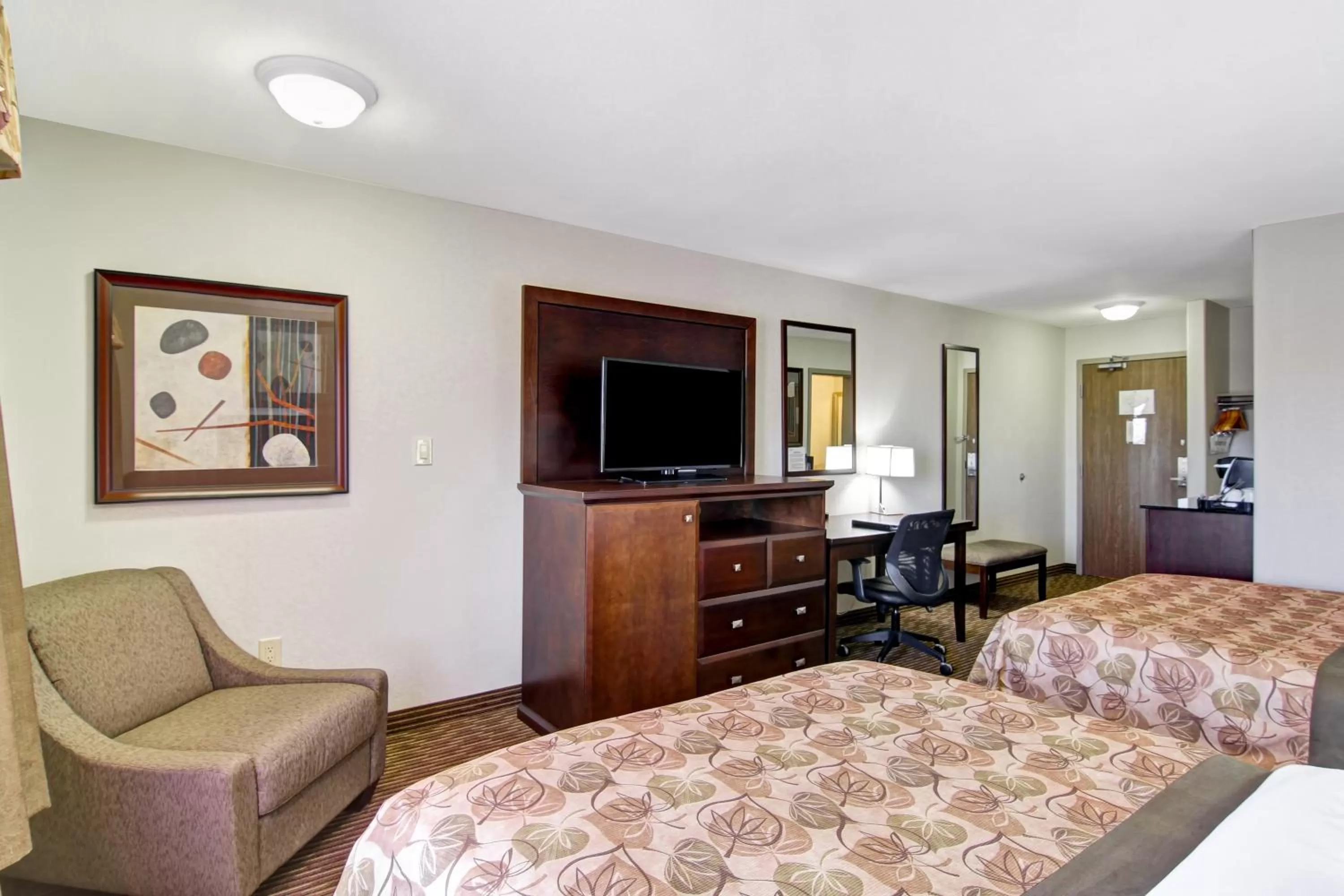 Standard Queen Room with Two Queen Beds in Canalta Hotel Weyburn