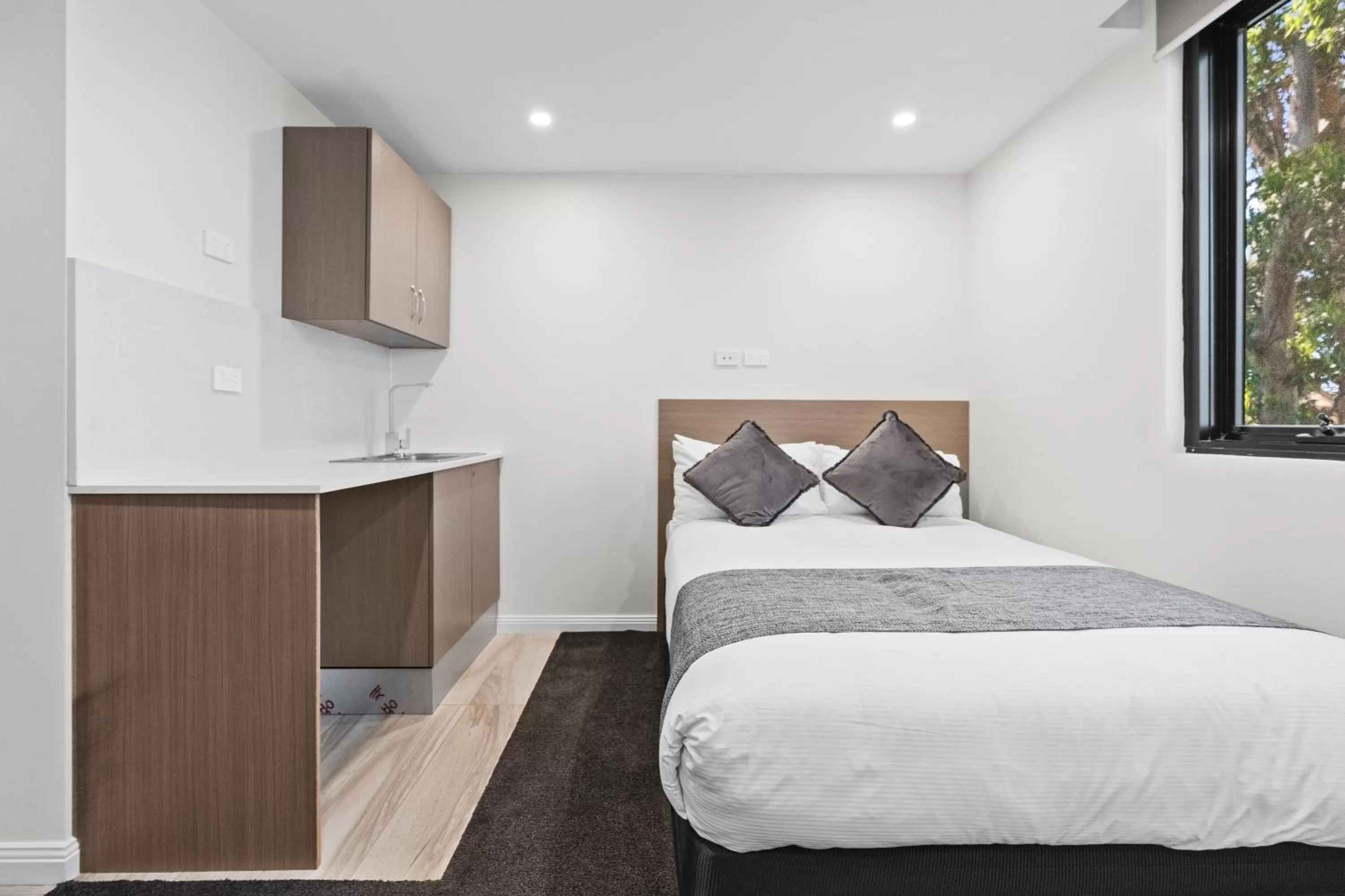 Bedroom, Bed in Seranin | Gordon