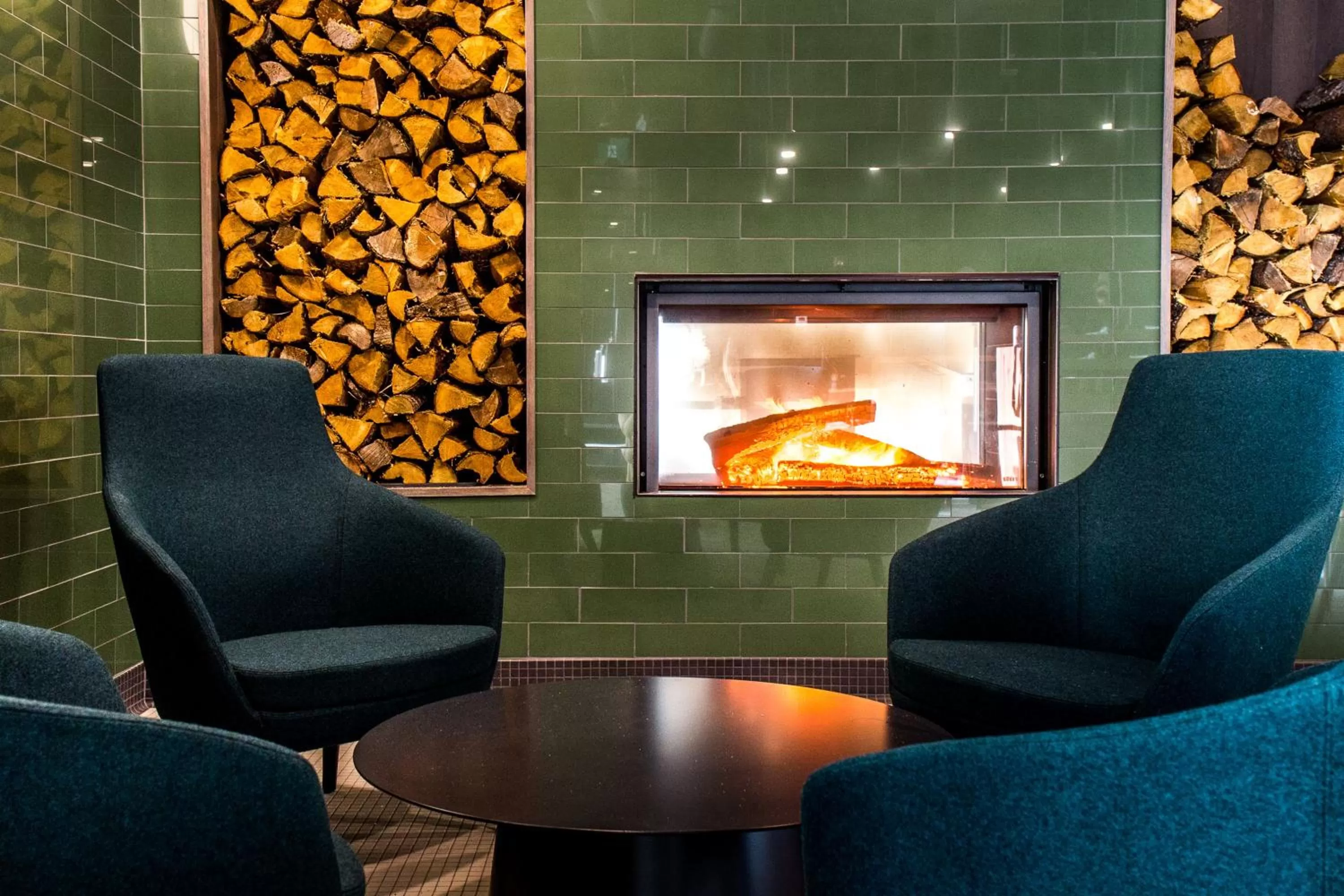 Restaurant/places to eat in Hew & Draw Hotel