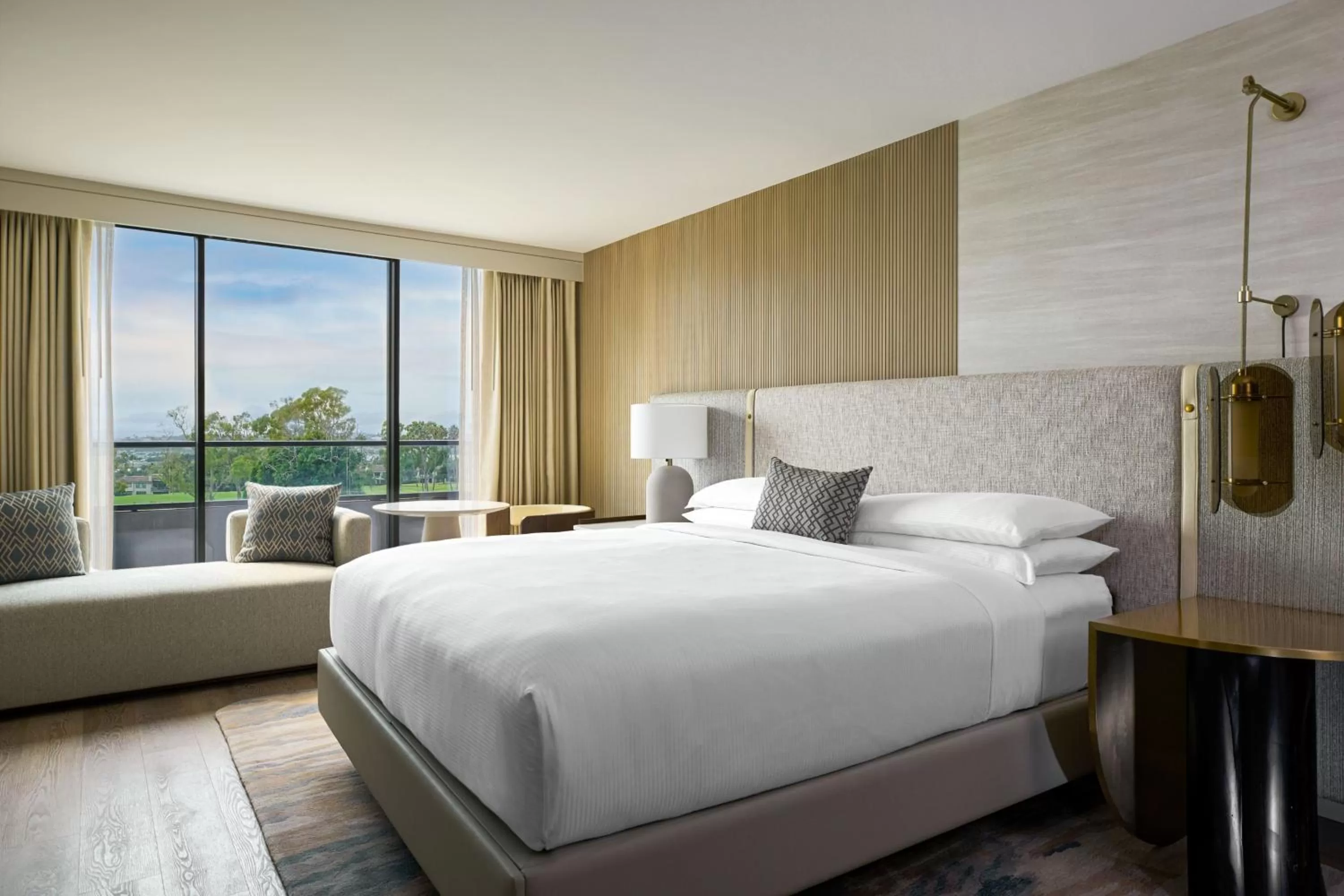 Bedroom, Bed in VEA Newport Beach, a Marriott Resort & Spa