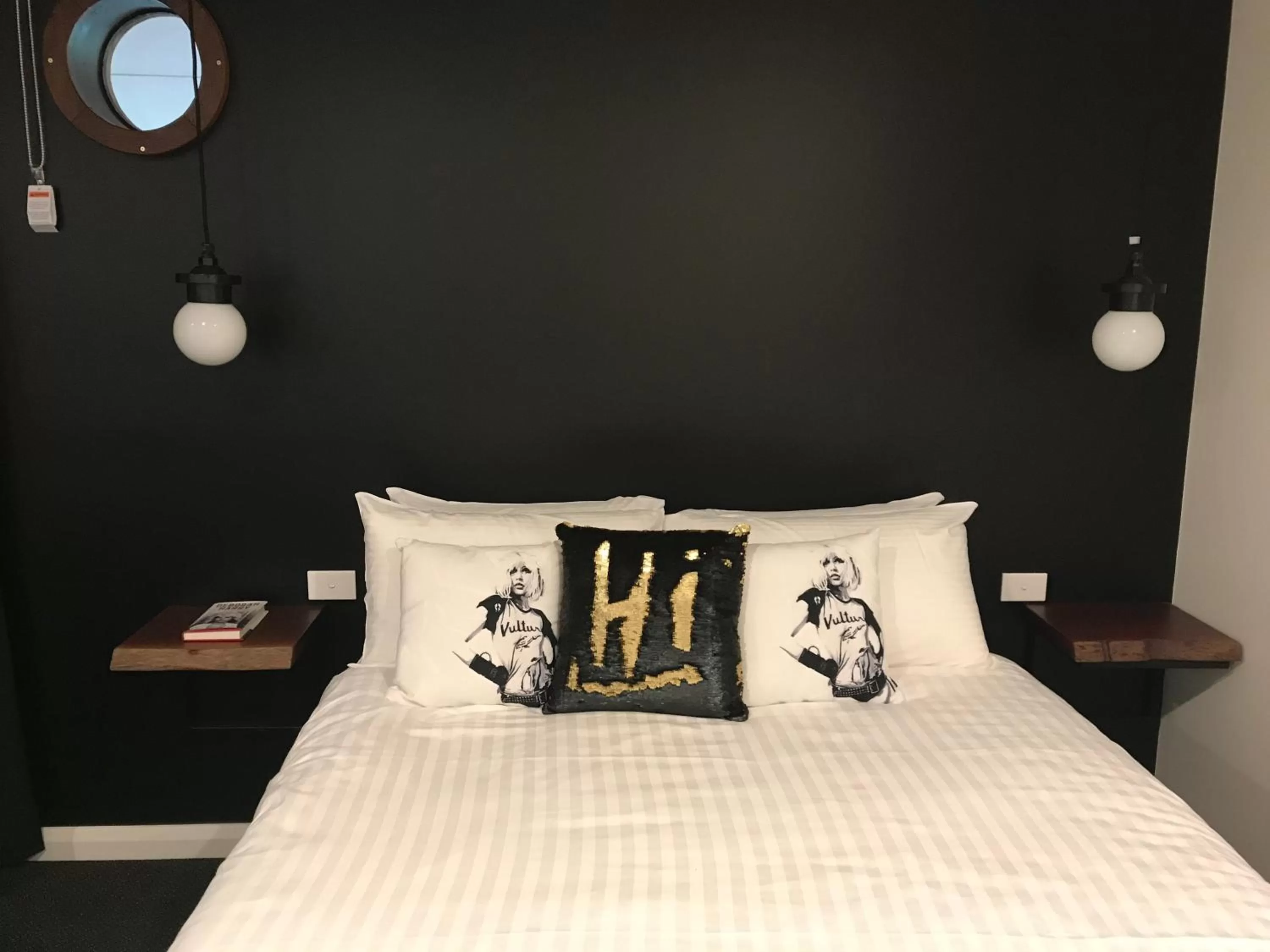 Bed in Boogie Woogie Beach House