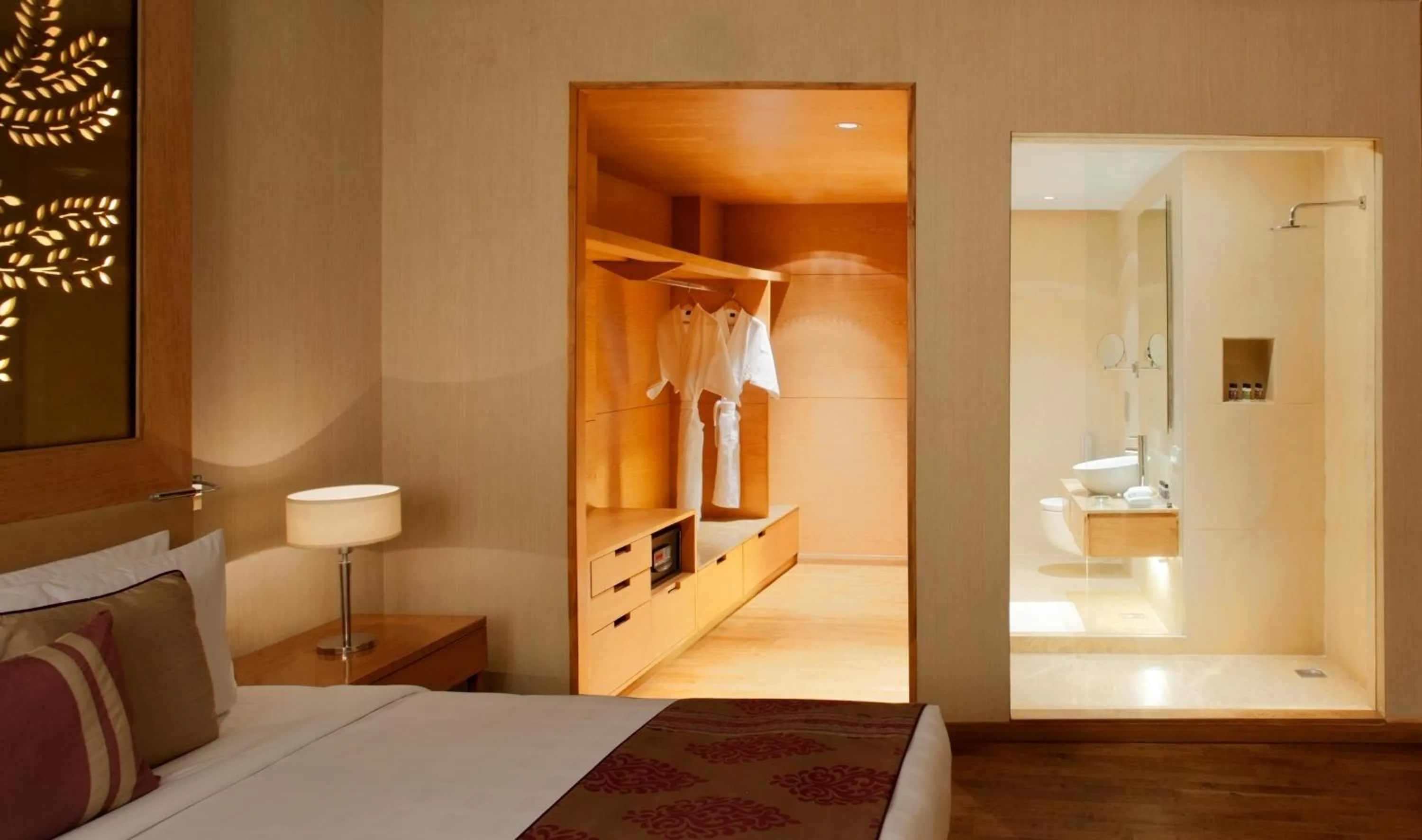 Bathroom, Bed in Radisson Blu Hotel New Delhi Dwarka