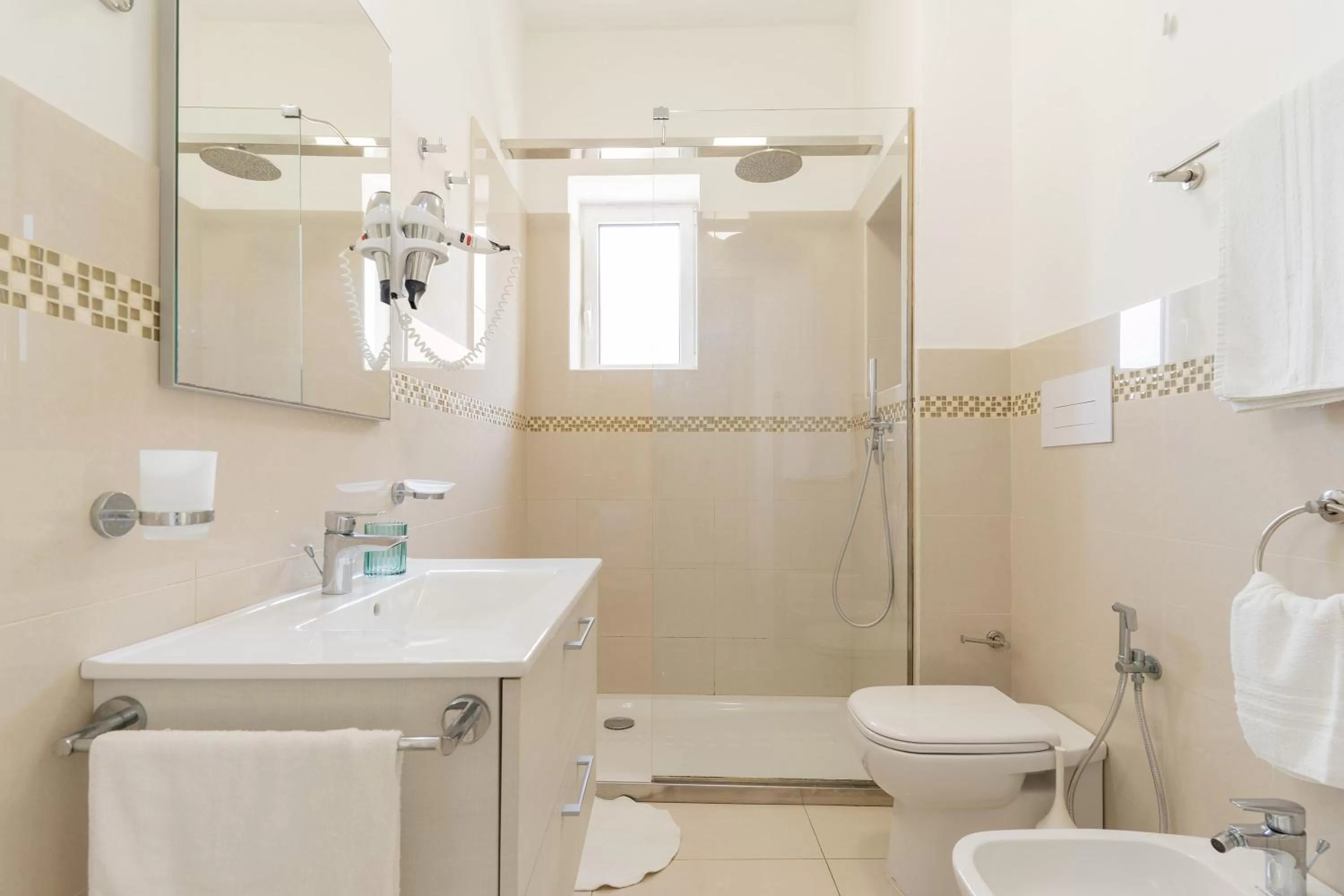 Bathroom in Victoria Palace Hotel & Zen Wellness