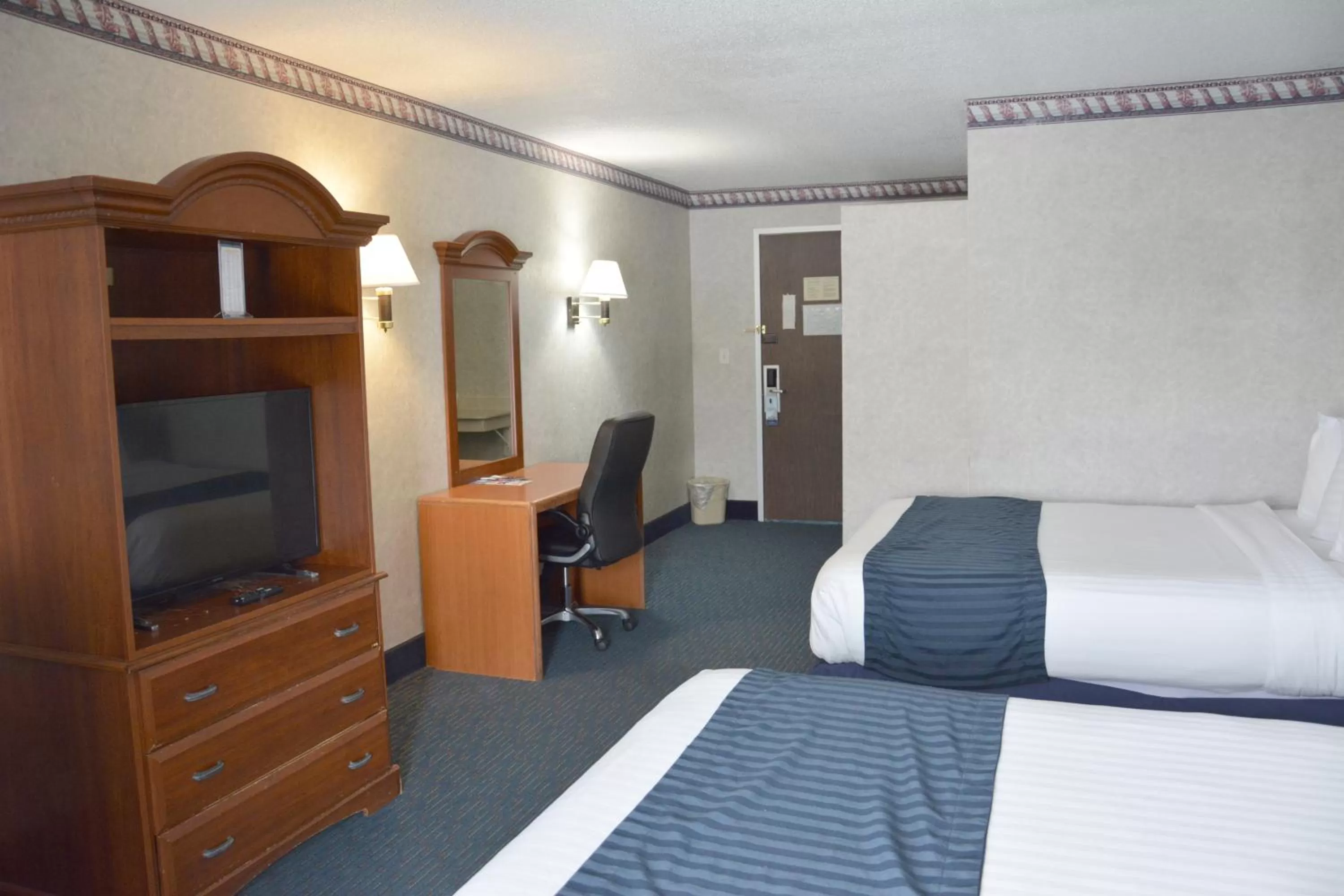 Bed in Travelodge by Wyndham Milwaukee