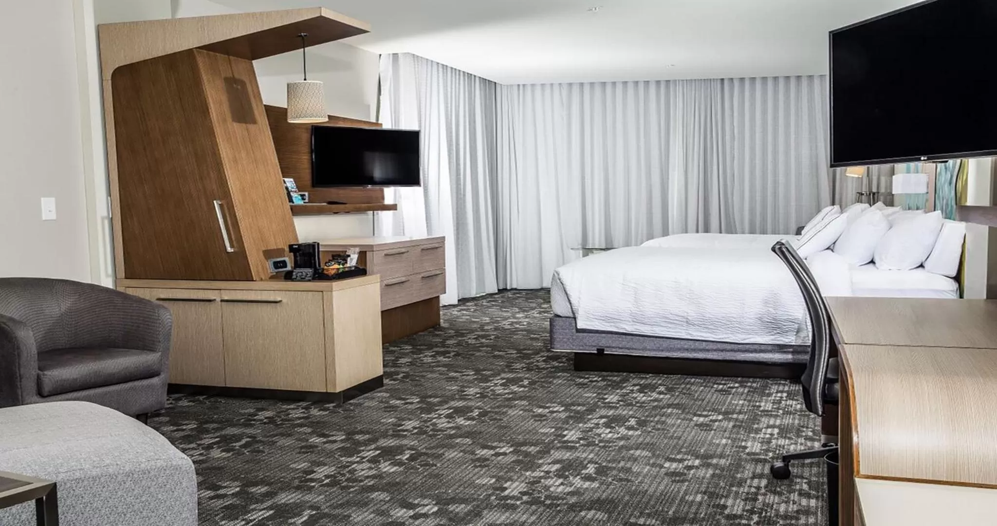 Guests, Bed in Courtyard by Marriott Columbia Cayce