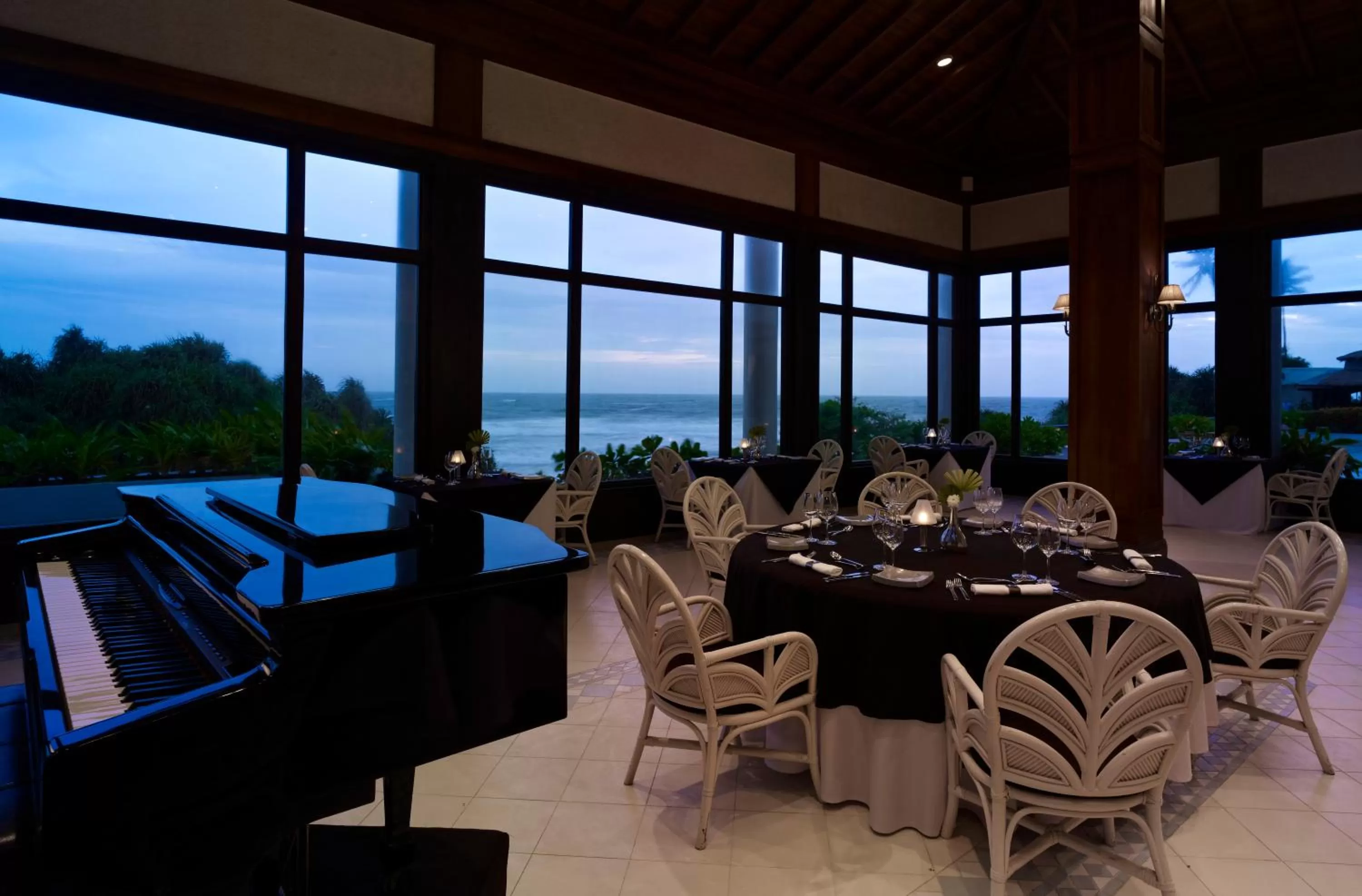 Restaurant/places to eat in Taj Bentota Resort & Spa