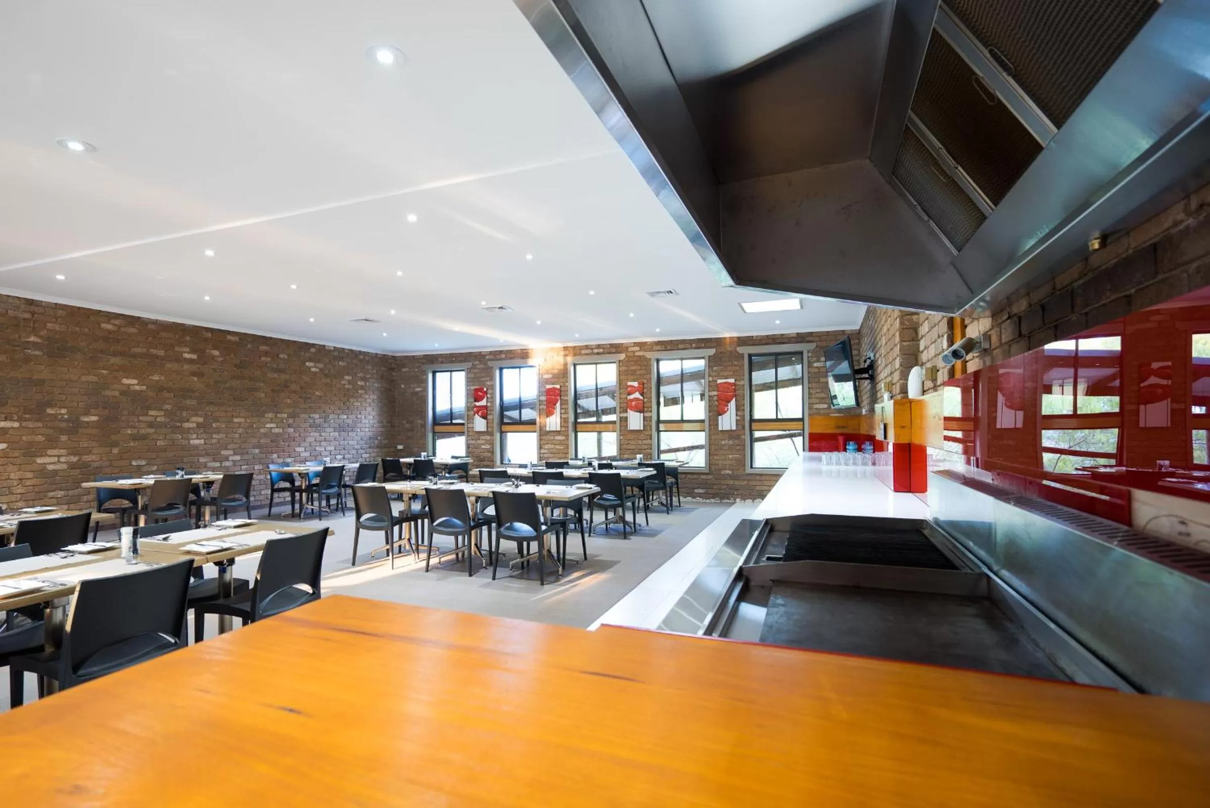 Dining area in Farnham Court Motel and Restaurant