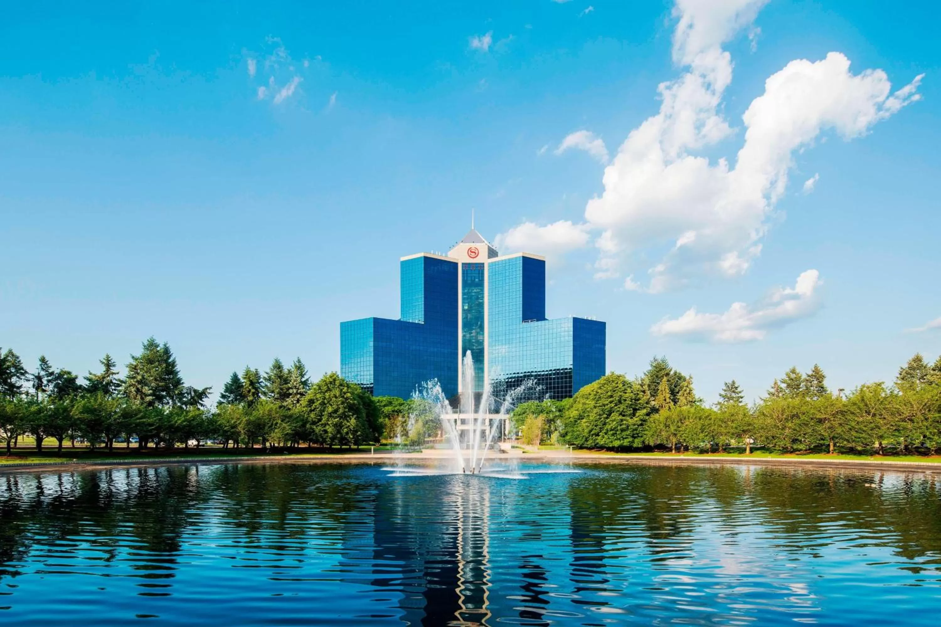 Property building in Sheraton Mahwah