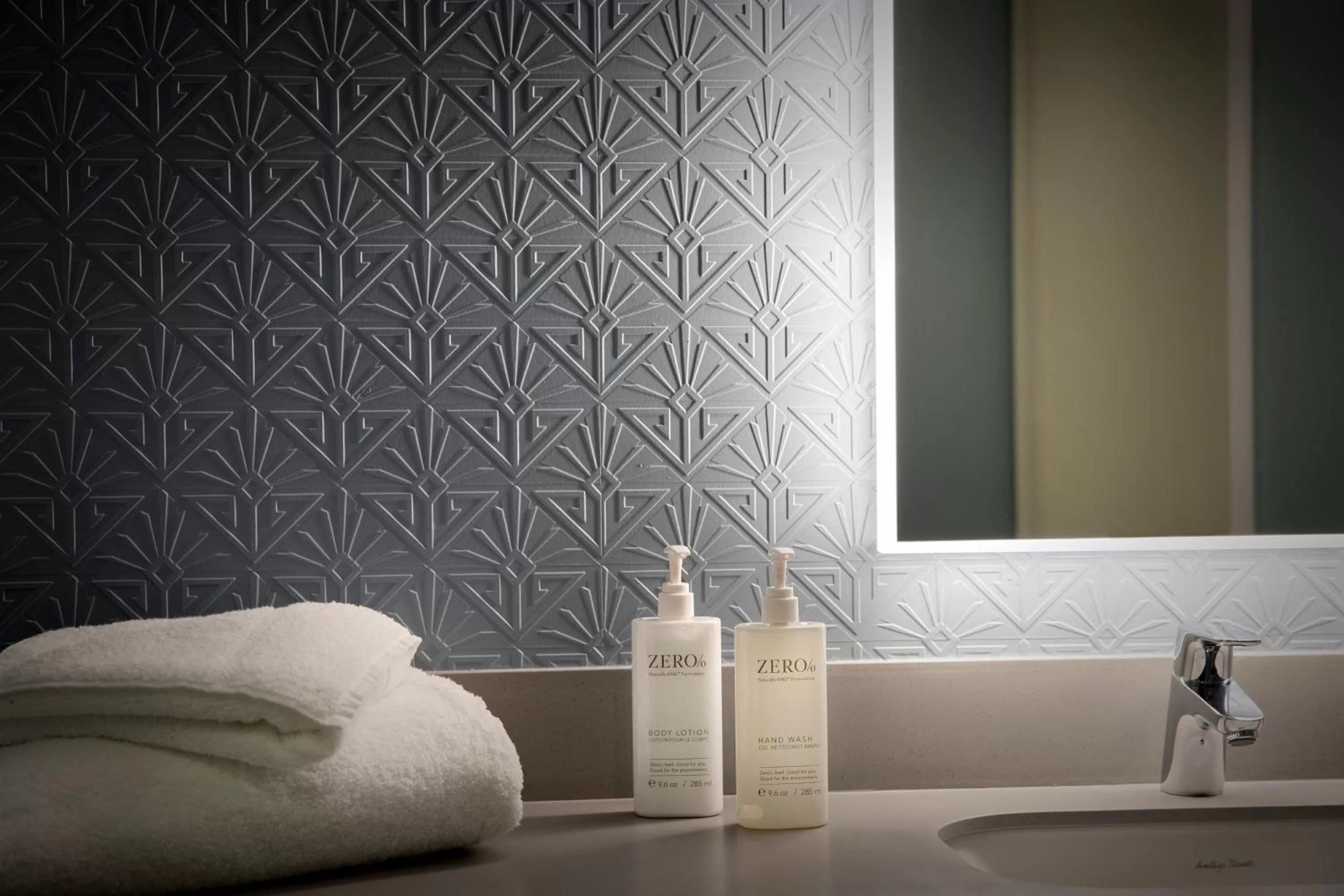 Bathroom in Leonardo Hotel Bristol City