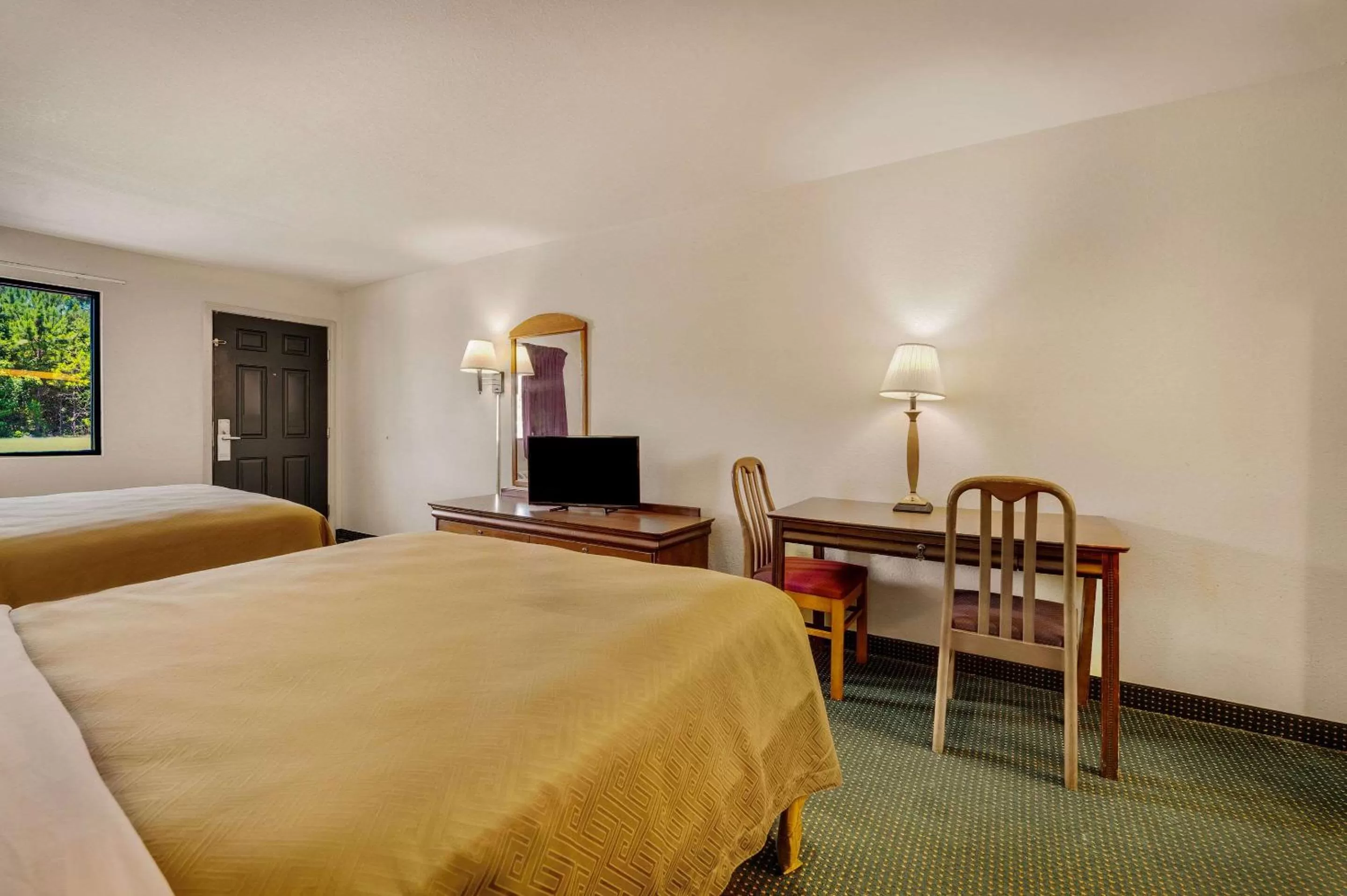 Bedroom, Bed in Rodeway Inn Sandersville