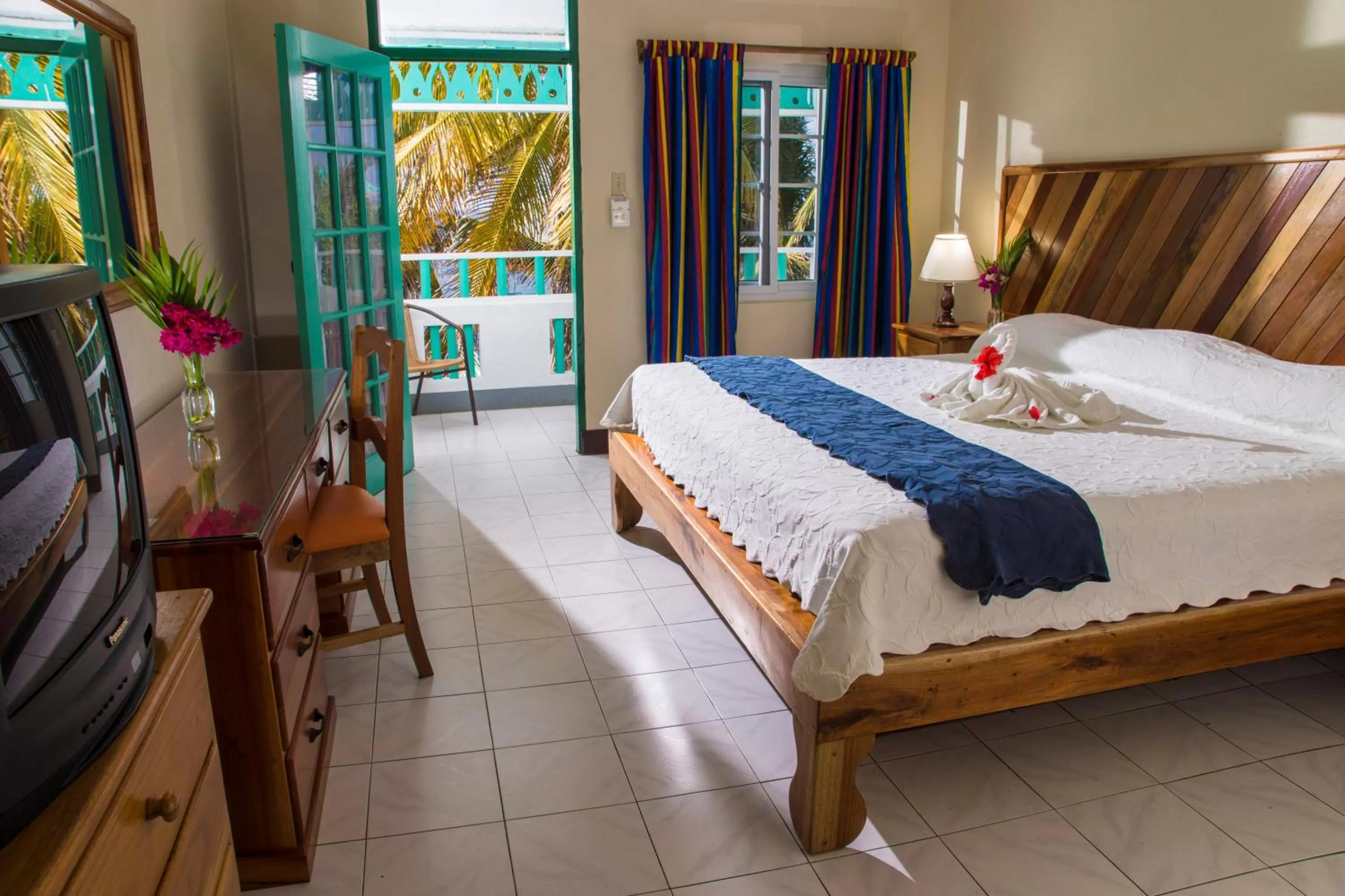 Photo of the whole room, Bed in Samsara Cliff Resort