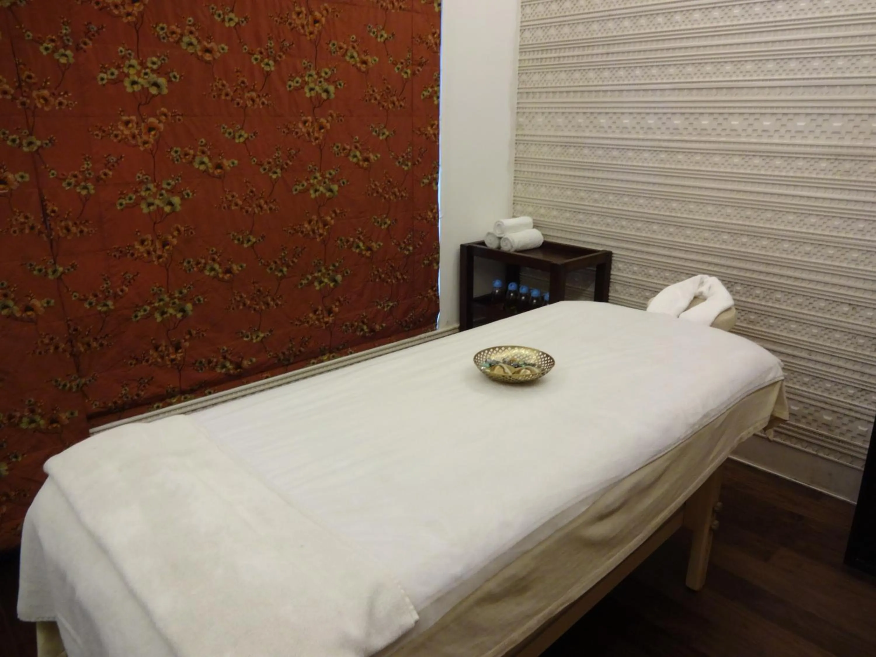 Spa and wellness centre/facilities in The Claridges Nabha Residence
