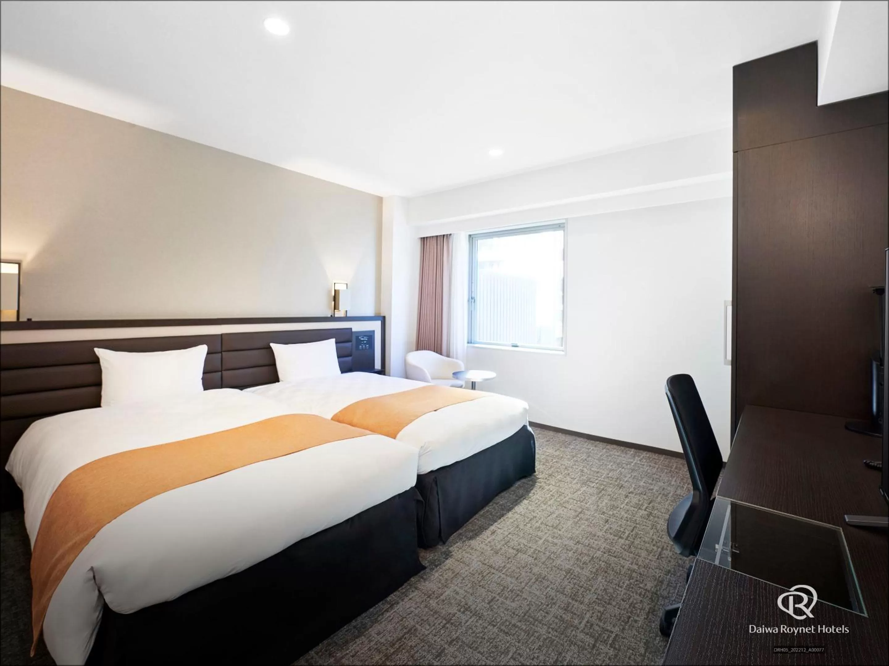 Photo of the whole room, Bed in Daiwa Roynet Hotel Osaka-Kitahama