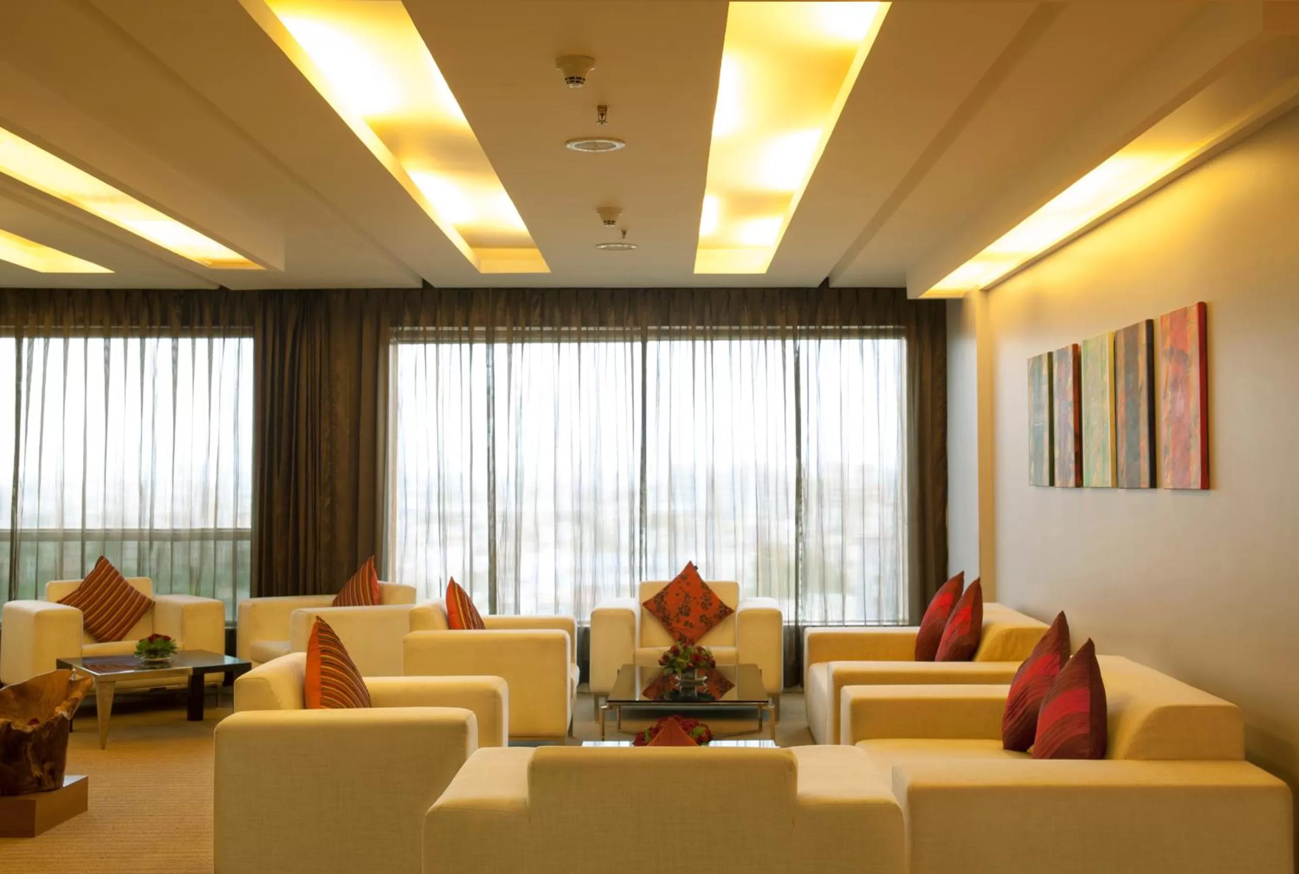 Lounge or bar in Radisson Blu Hotel Pune Kharadi