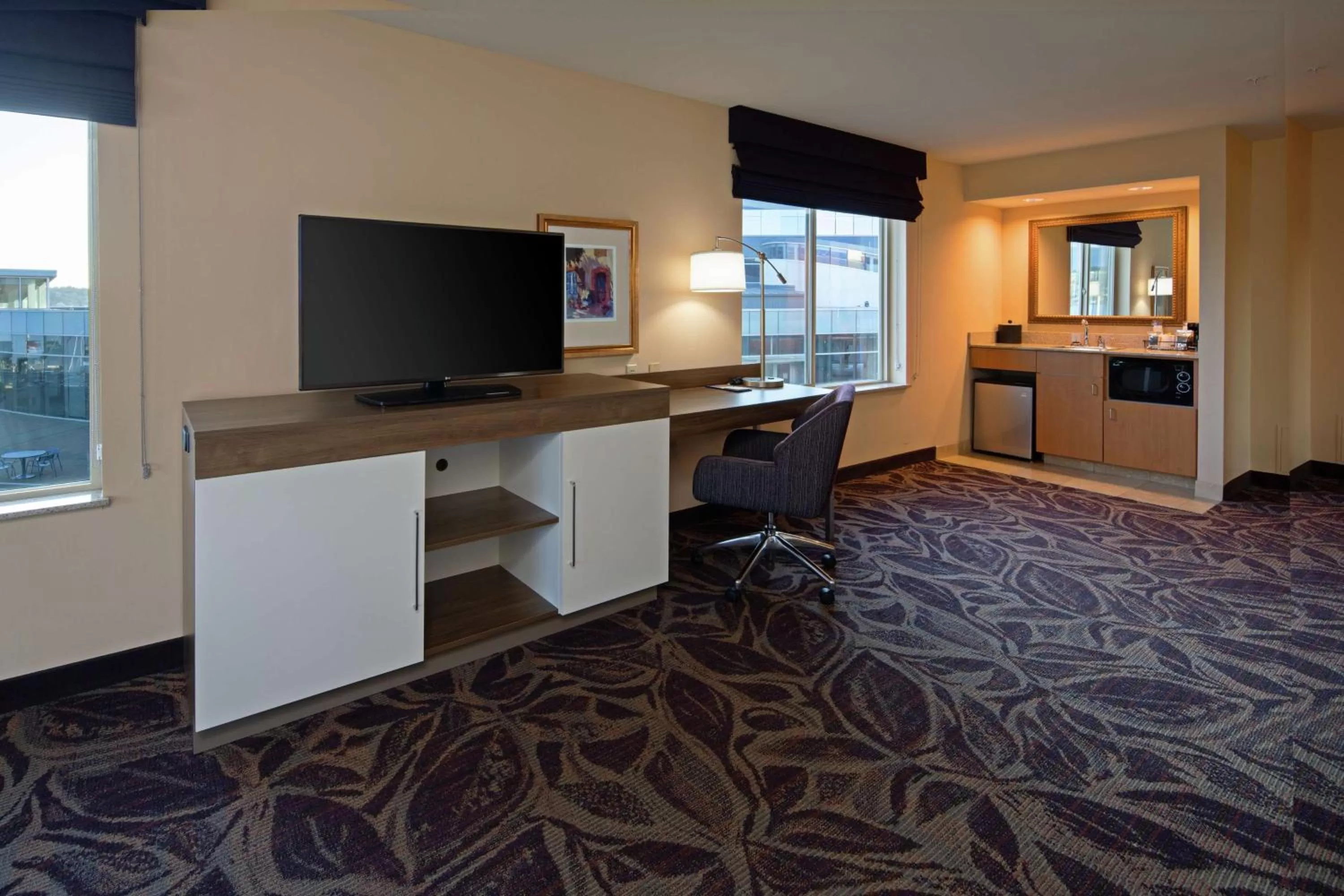 Bedroom in Hampton Inn & Suites Bremerton