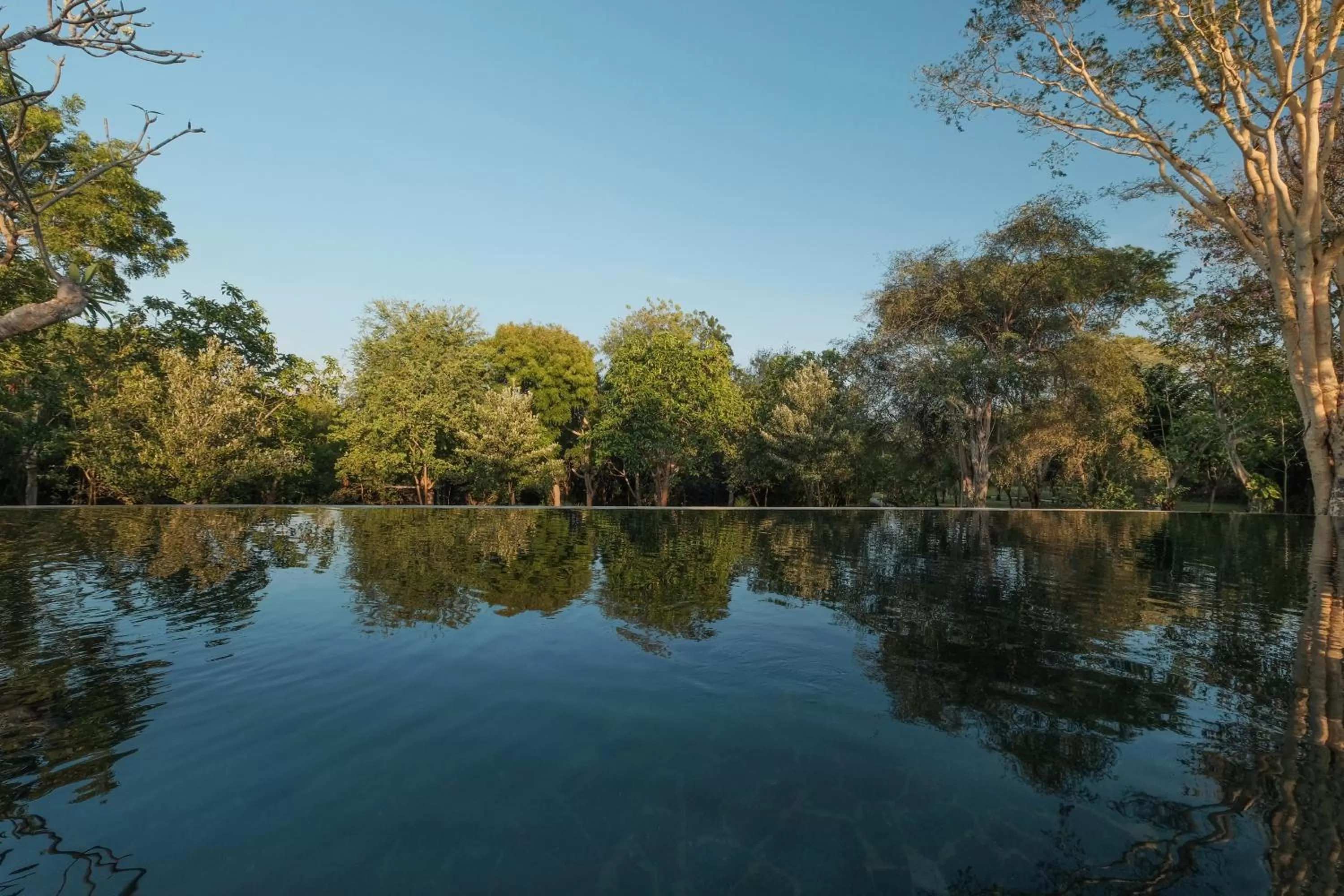 Swimming pool in Mimpi Resort Menjangan