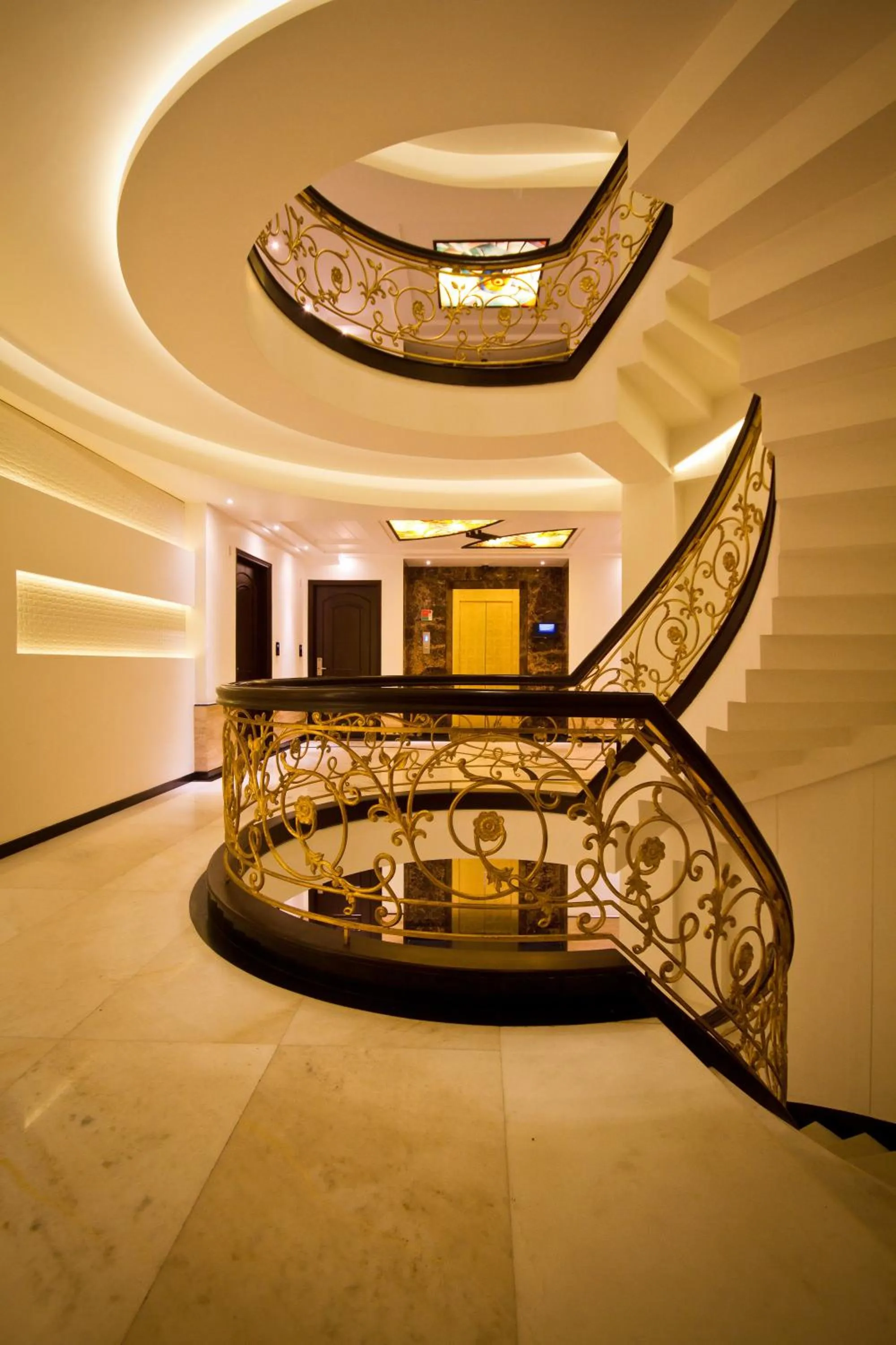 Bed in Hotel Grand Godwin - Near New Delhi Railway Station - Paharganj