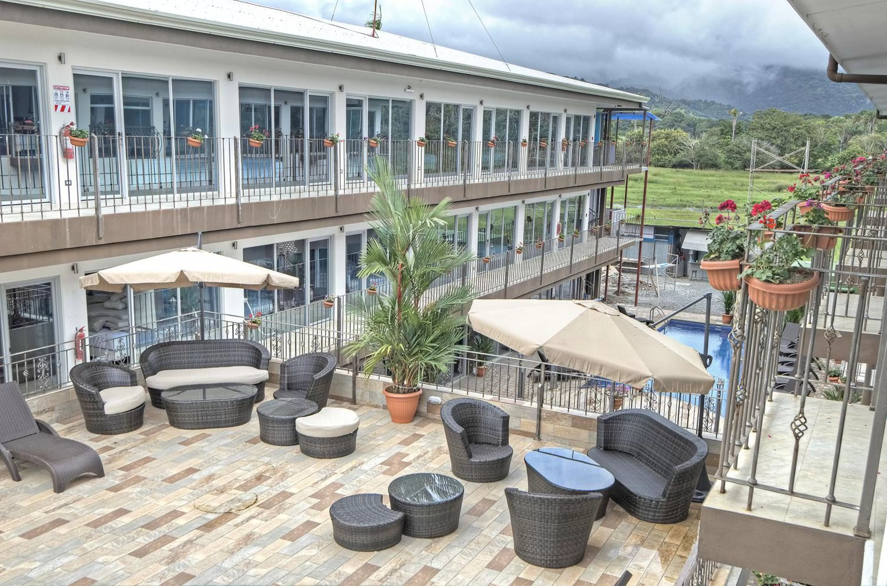 Solarium in Beachfront Hotel Tramonto