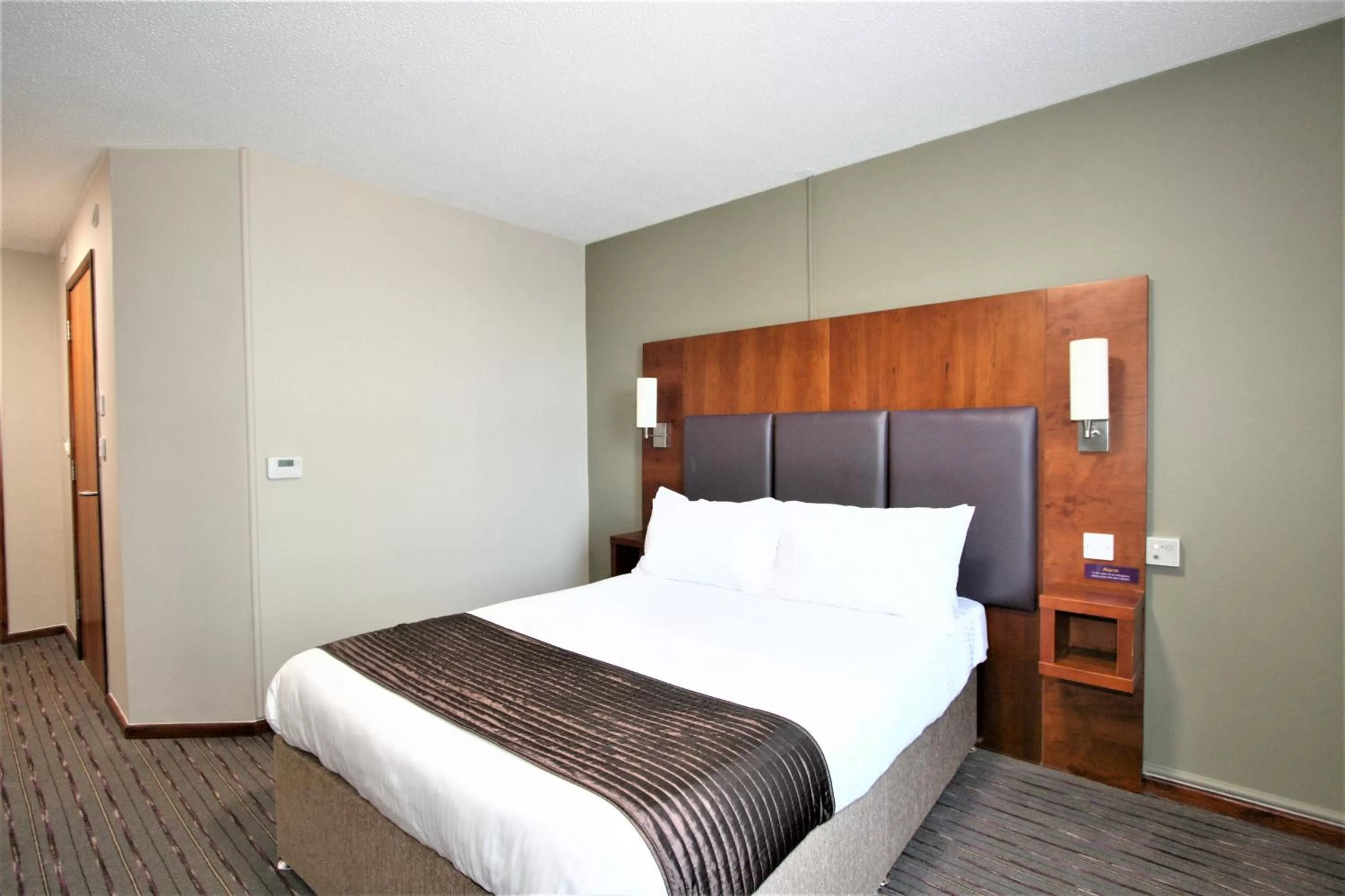 Bed in The Oakwood Hotel