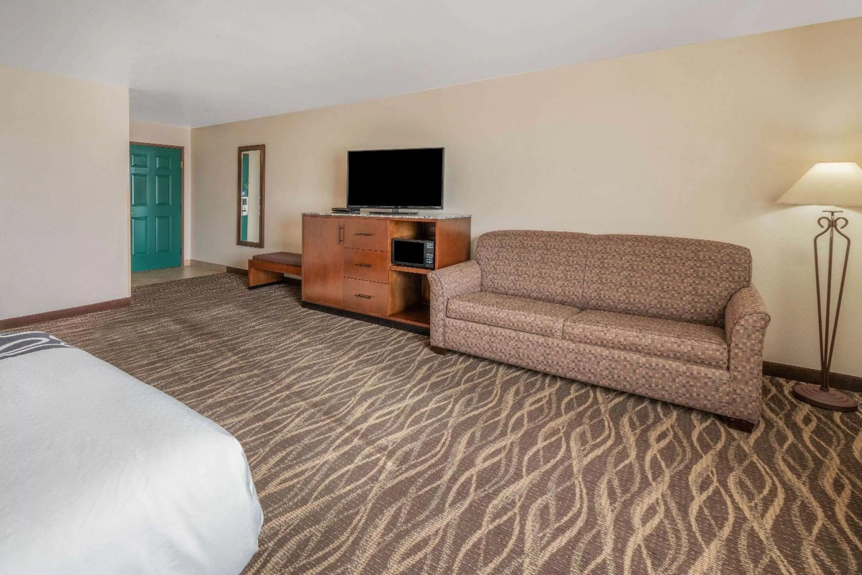 Photo of the whole room, Bed in La Quinta by Wyndham Belgrade - Bozeman Airport