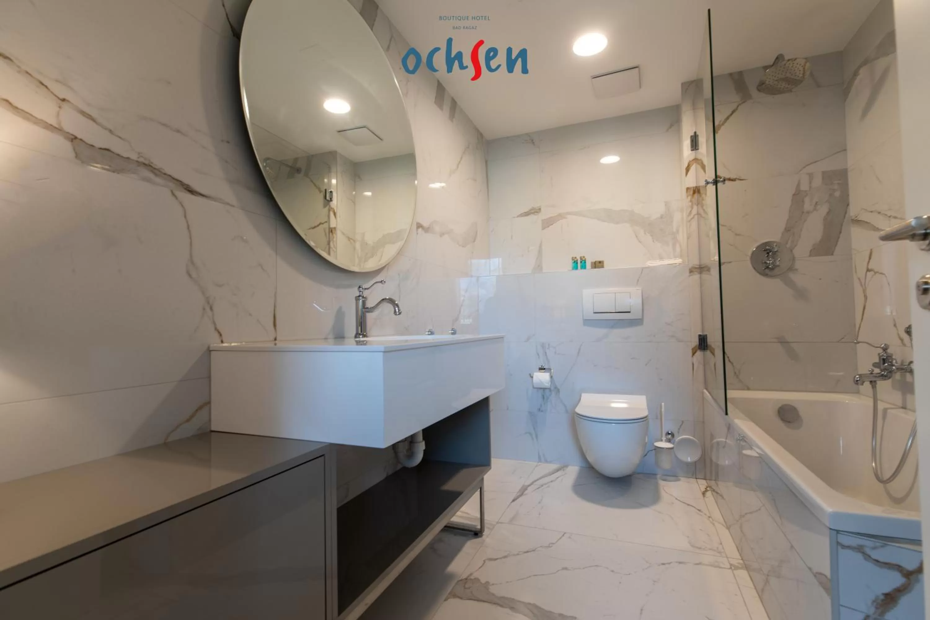 Shower in Boutique Hotel OchSen Self-Check-In