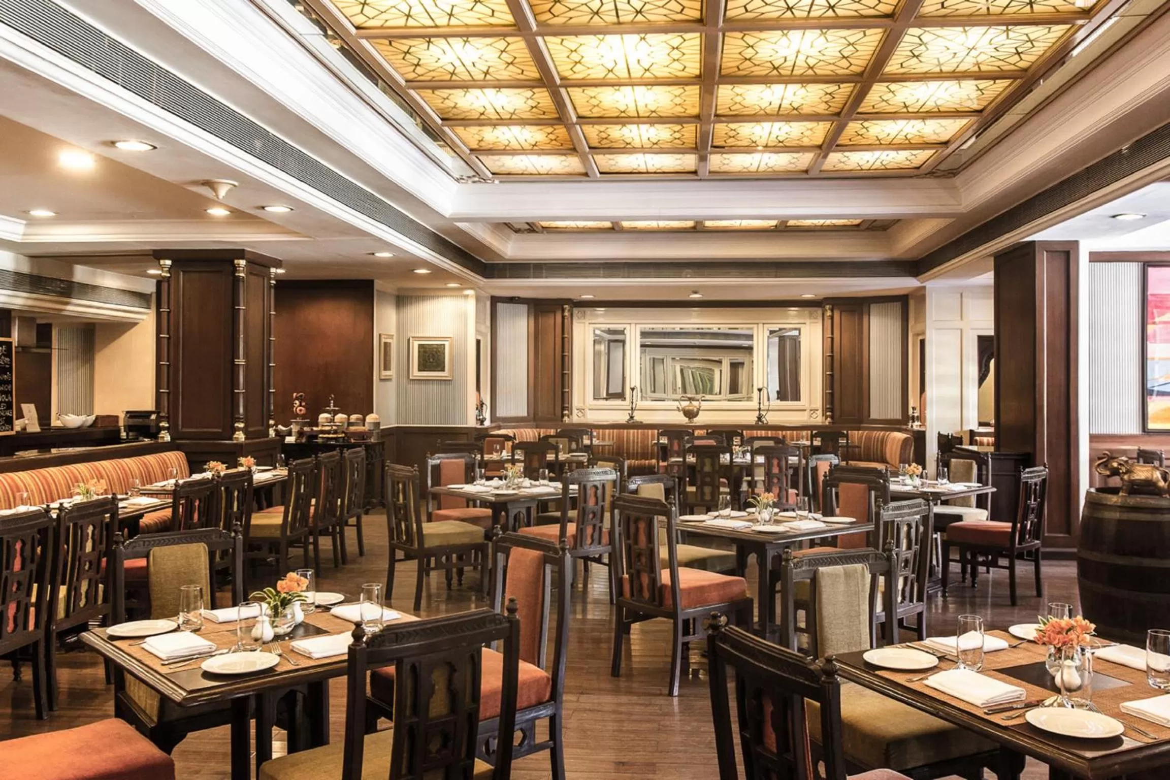 Restaurant/Places to Eat in Vivanta Aurangabad, Maharashtra