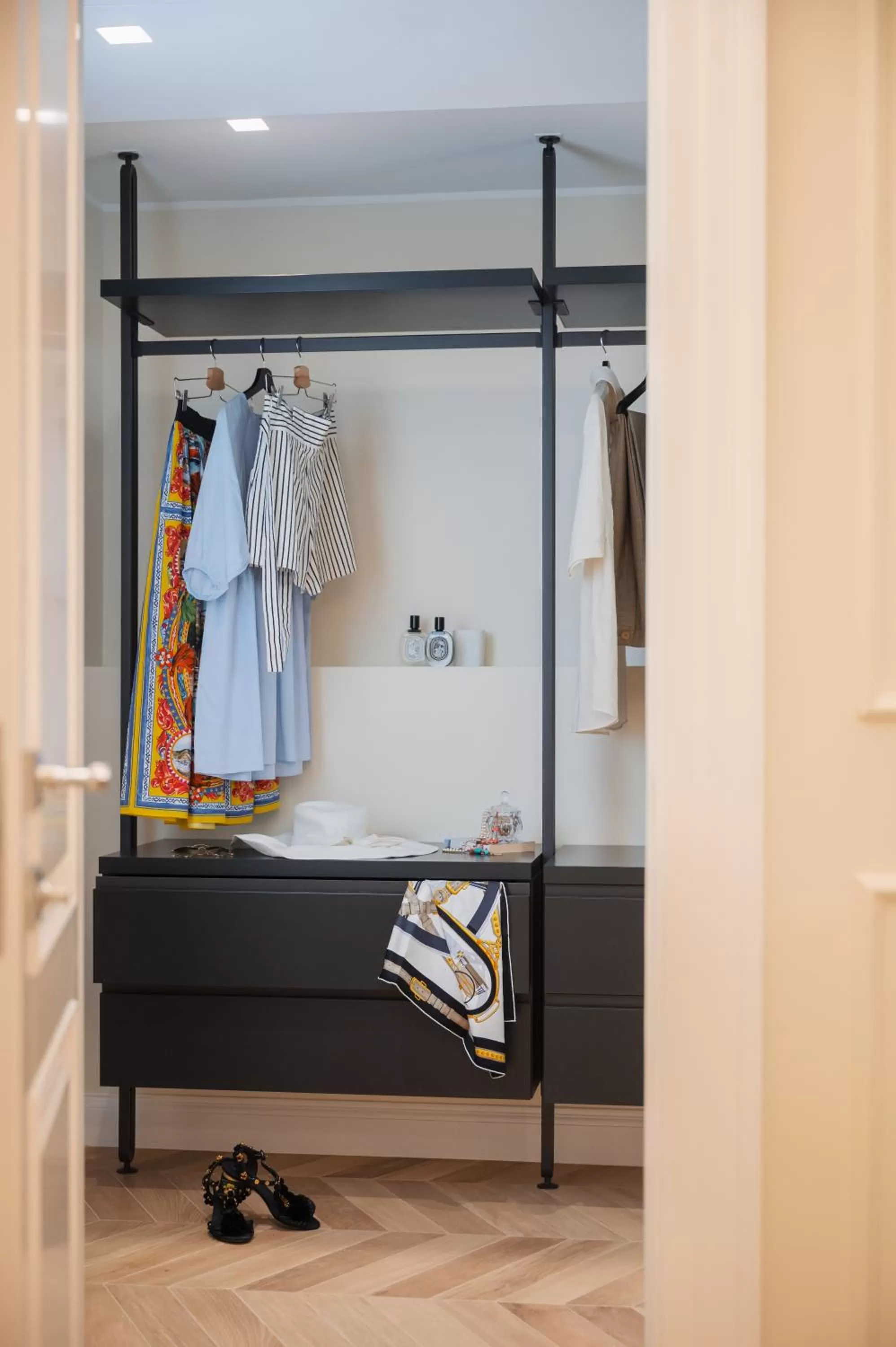 hair dresser, Bed in Naxi Suites