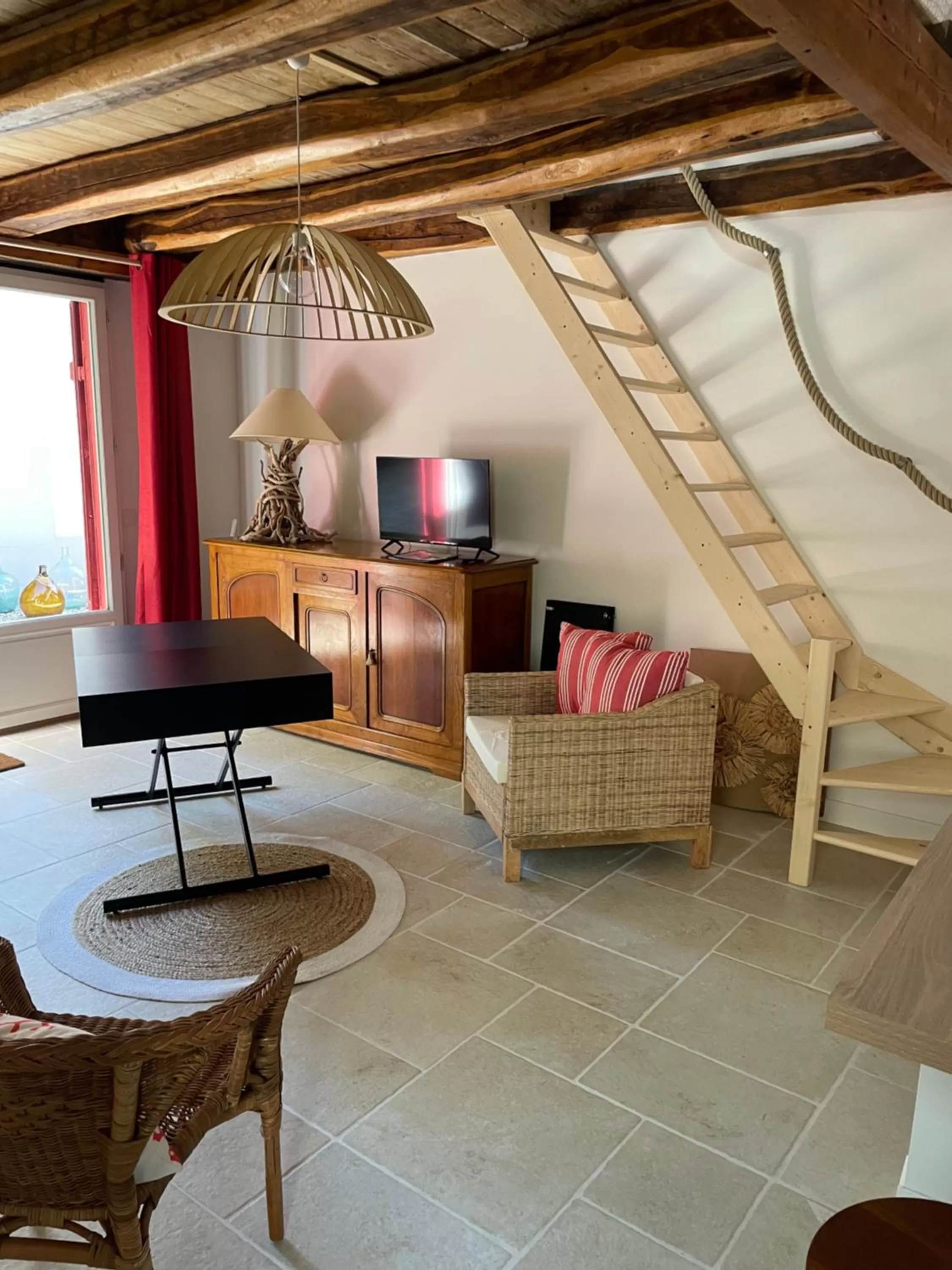 Living room, Seating Area in LA MEFFRAIS 1741