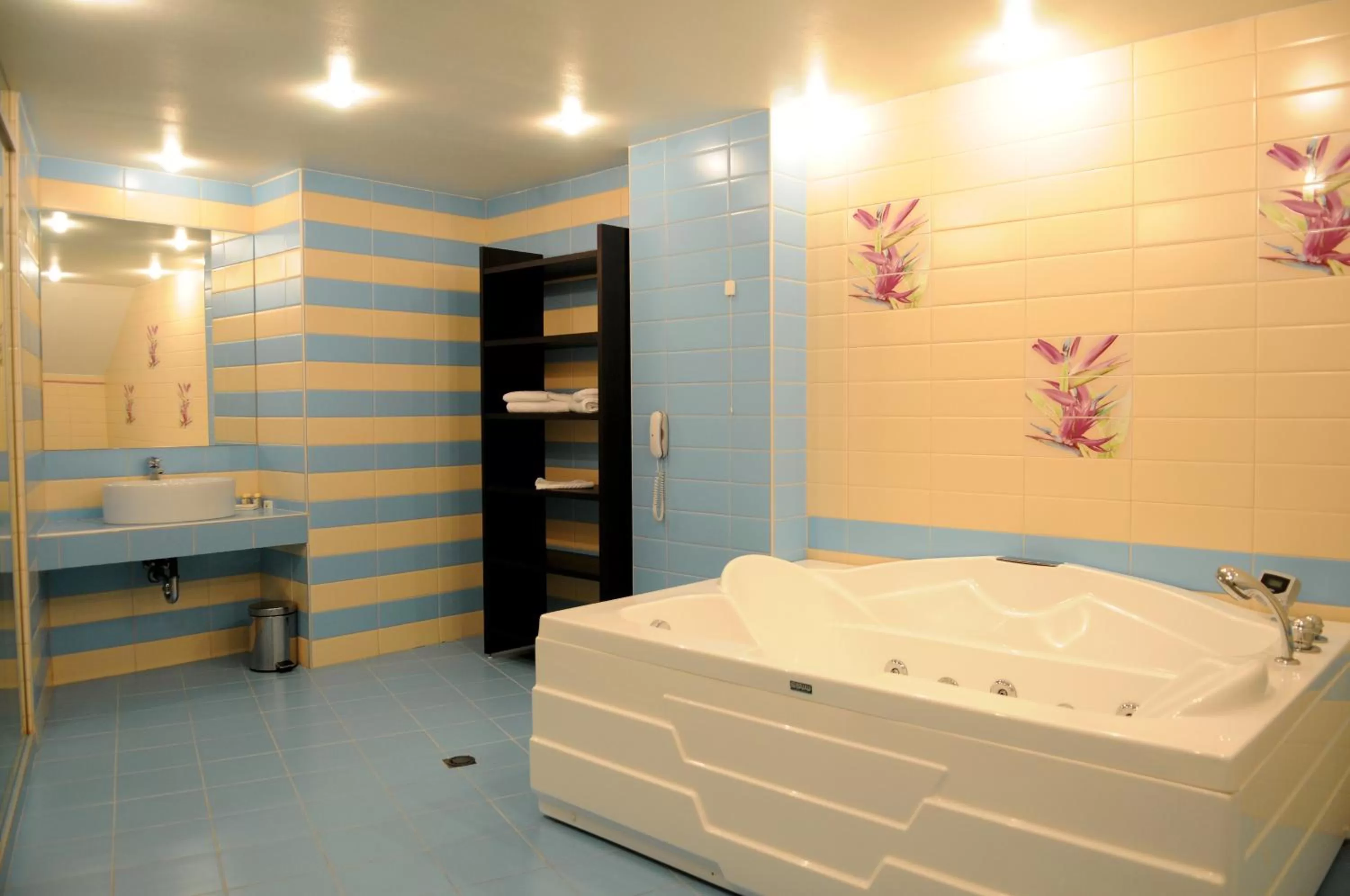 Bathroom in Gardenia Park Hotel