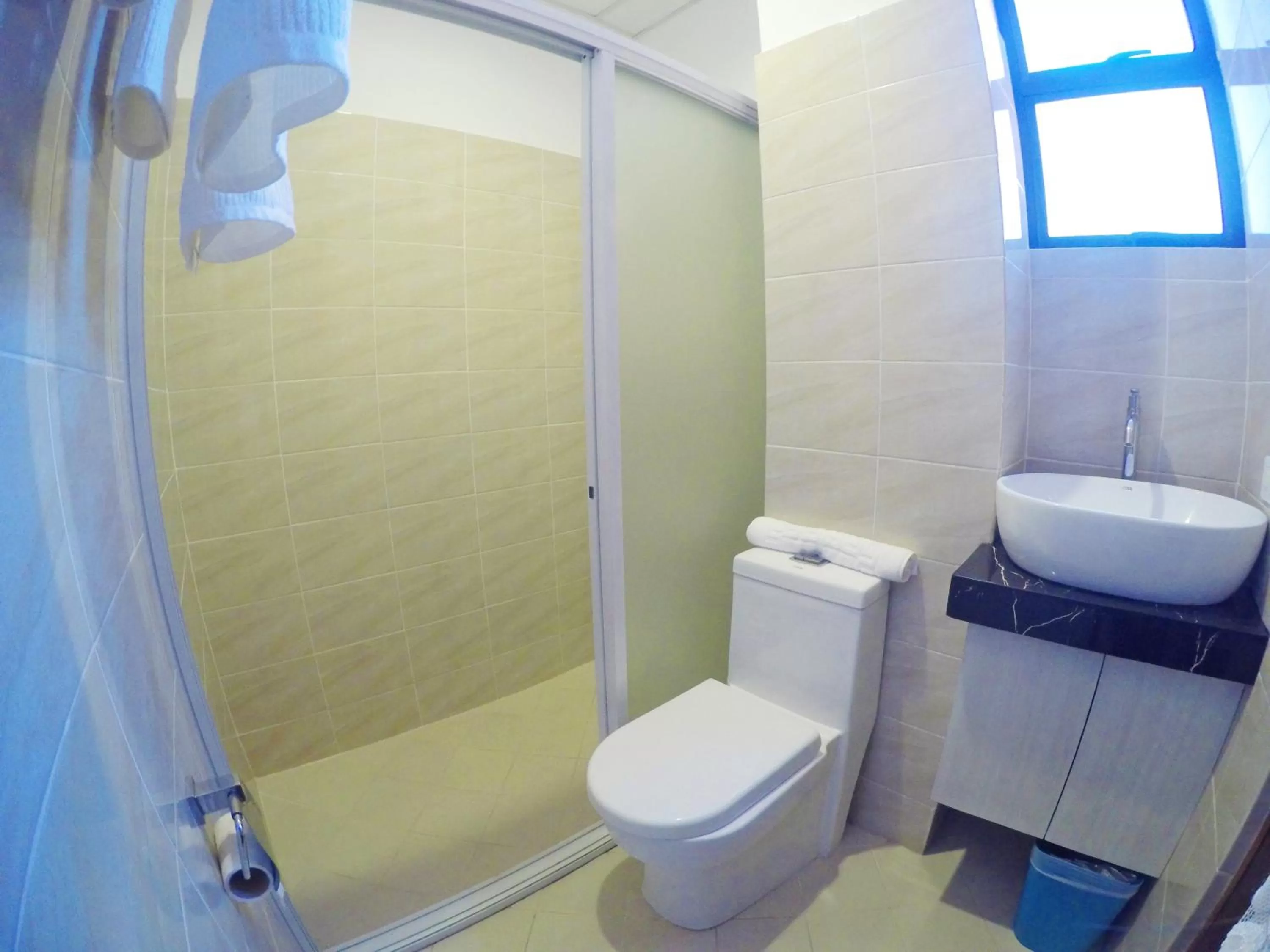 Shower in Golden Gate Suites