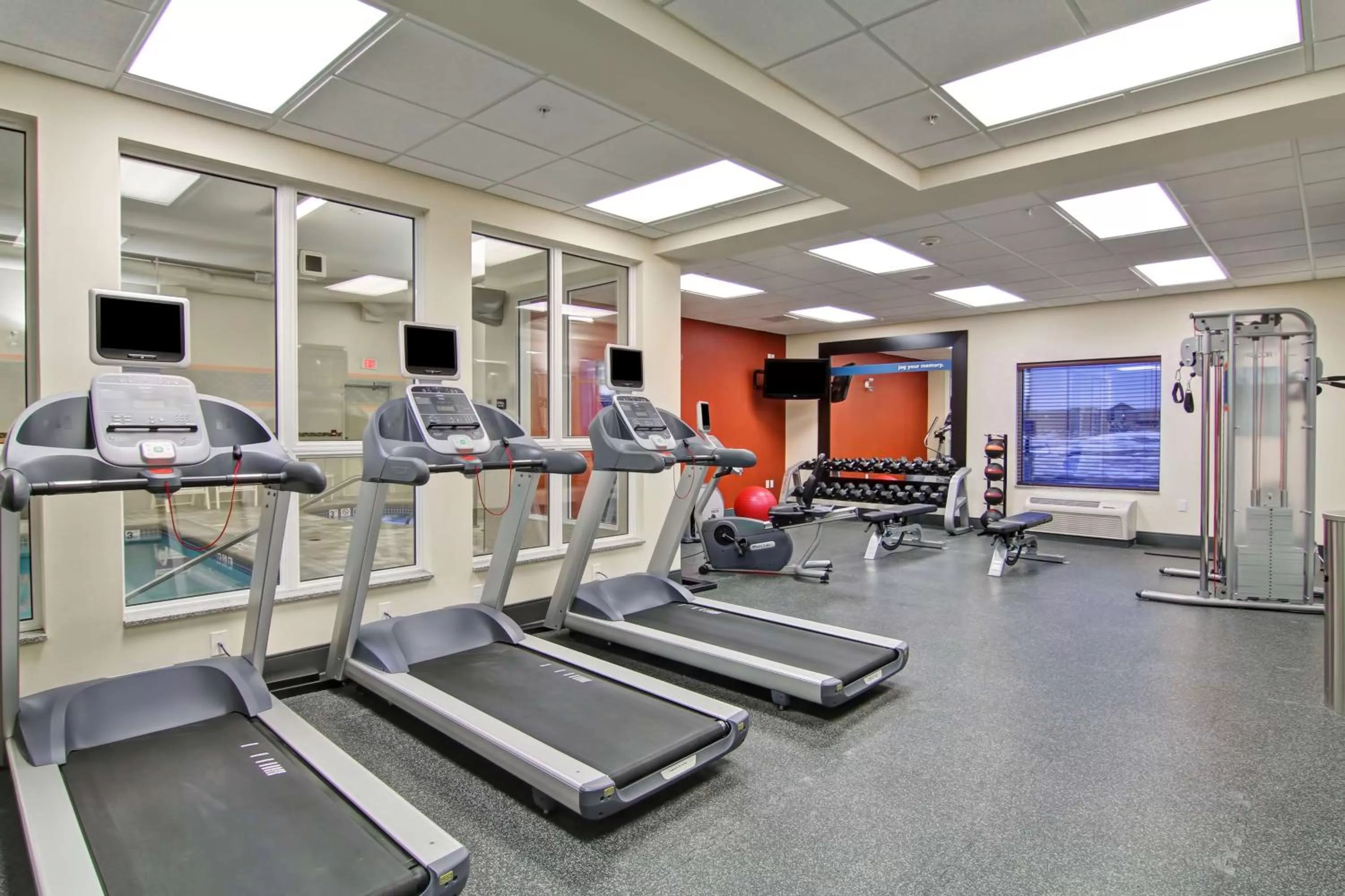 Fitness centre/facilities in Hampton Inn & Suites Red Deer
