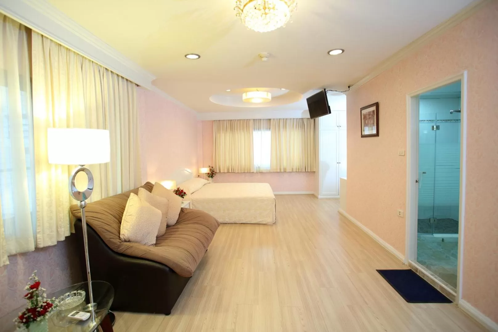 Bed in PJ Watergate Hotel