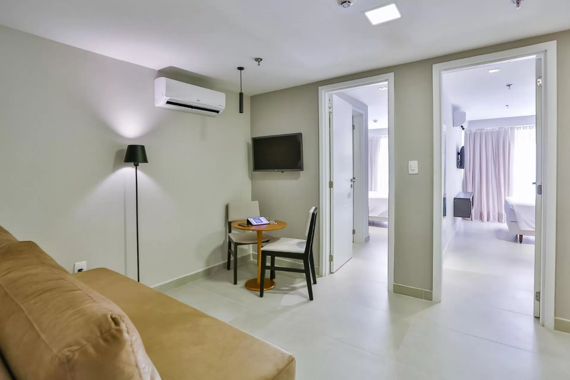 TV and multimedia in Quality Suítes João Pessoa