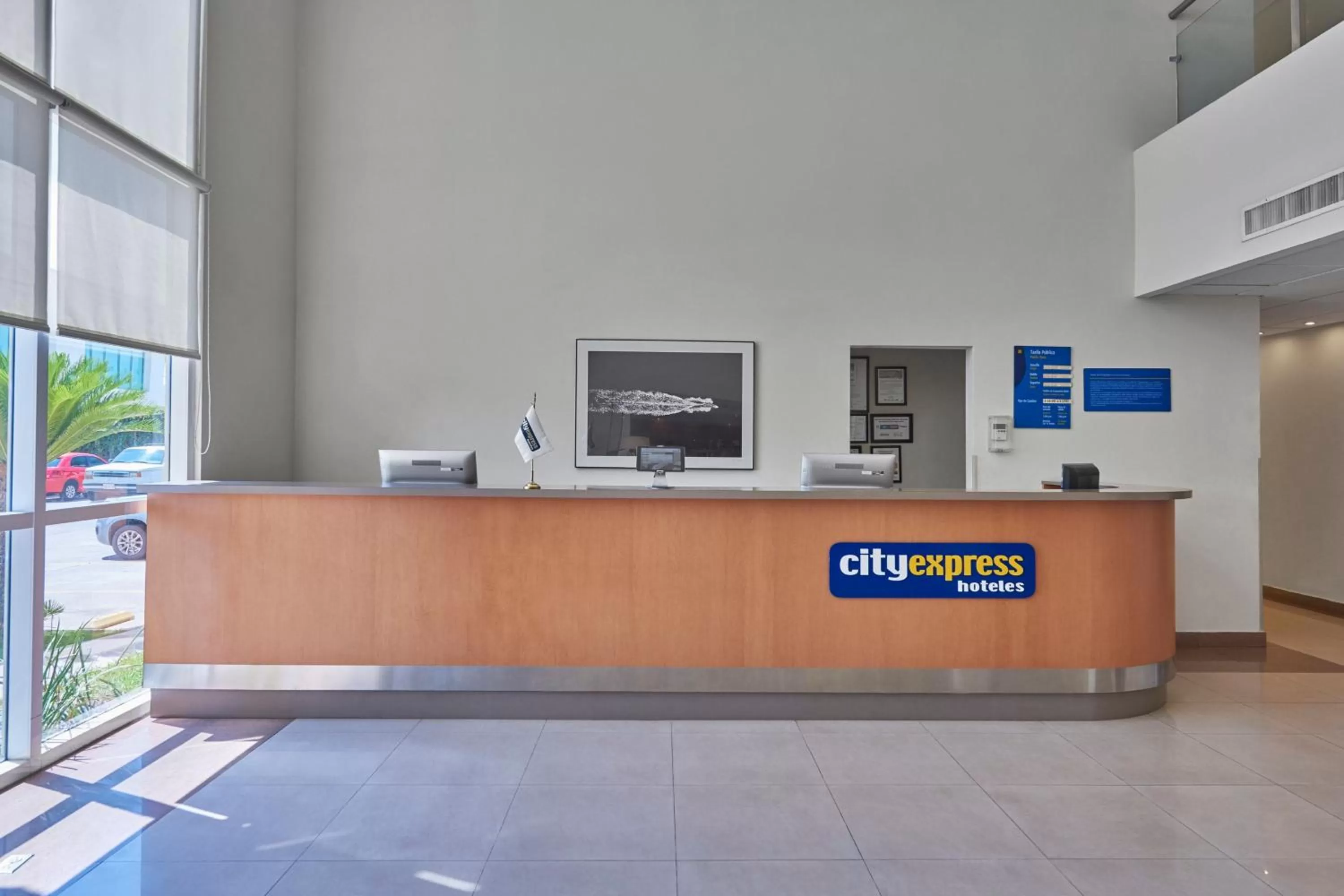 Lobby or reception in City Express by Marriott Mazatlan