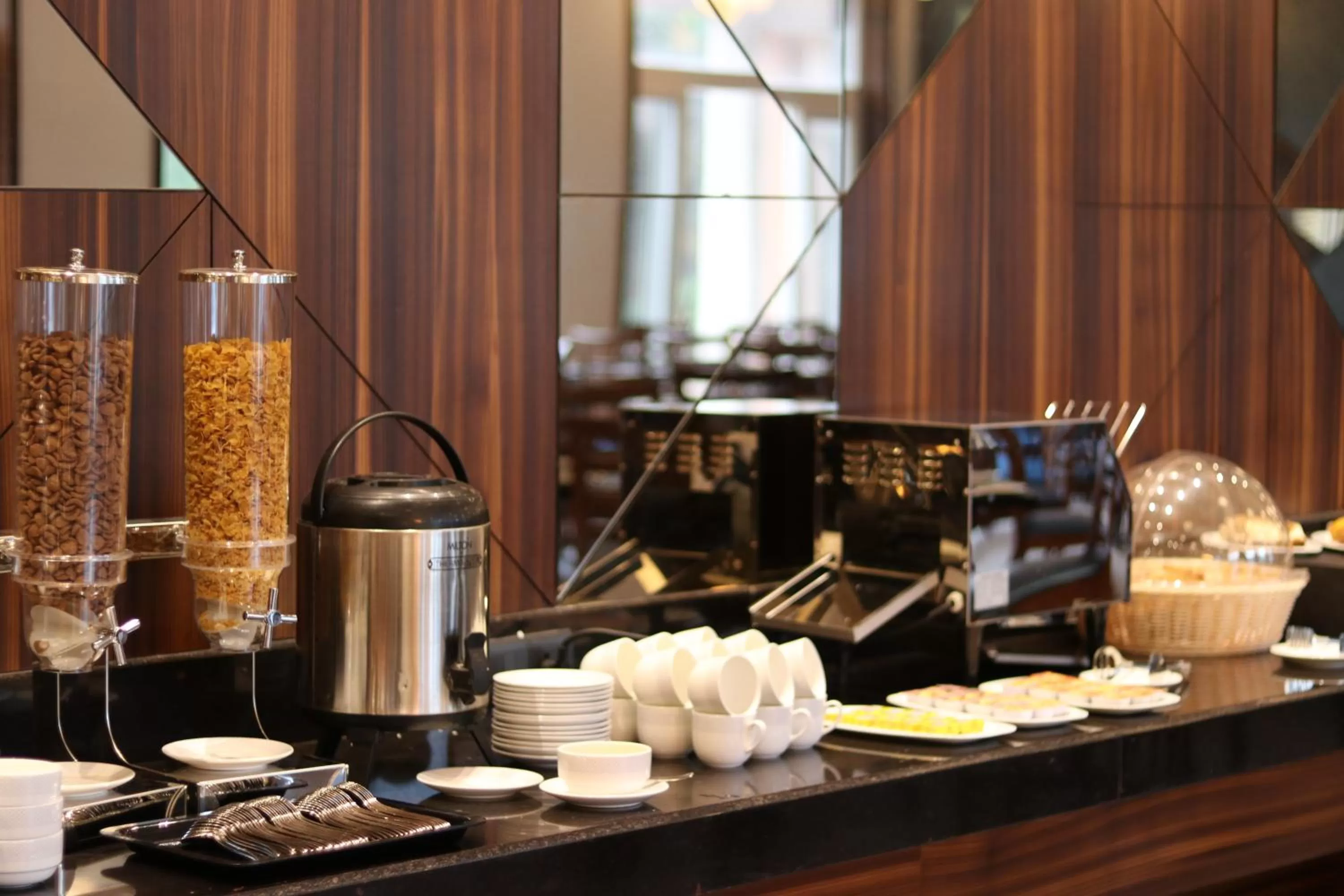 Food and drinks in 7 Apple Resort Lonavala