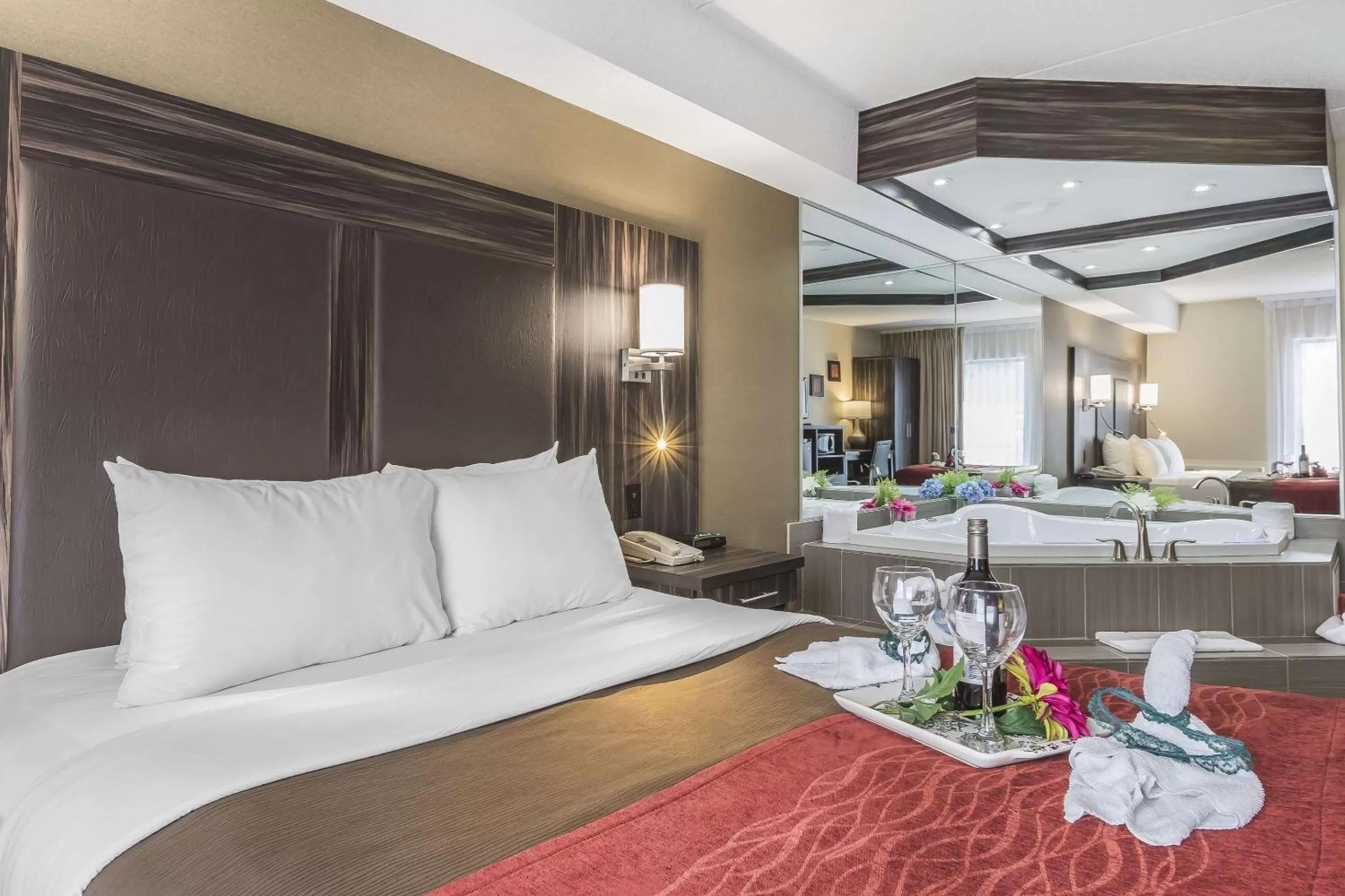 Photo of the whole room, Bed in Comfort Inn Trenton