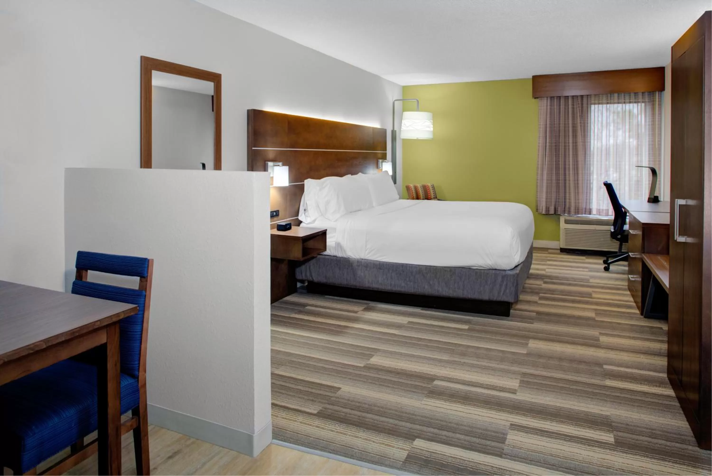 Bedroom, Bed in Holiday Inn Express - Chester by IHG