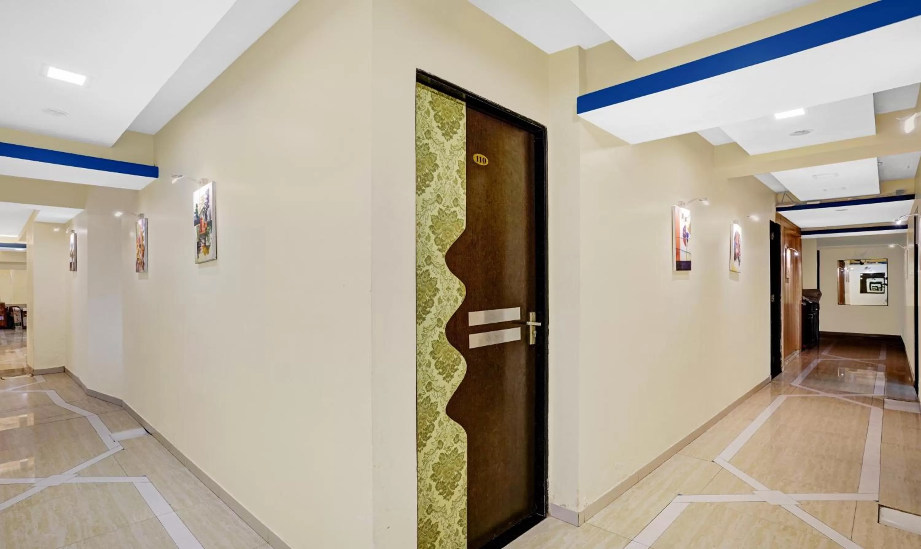 Itsy By Treebo - Amber Corp Inn, NESCO