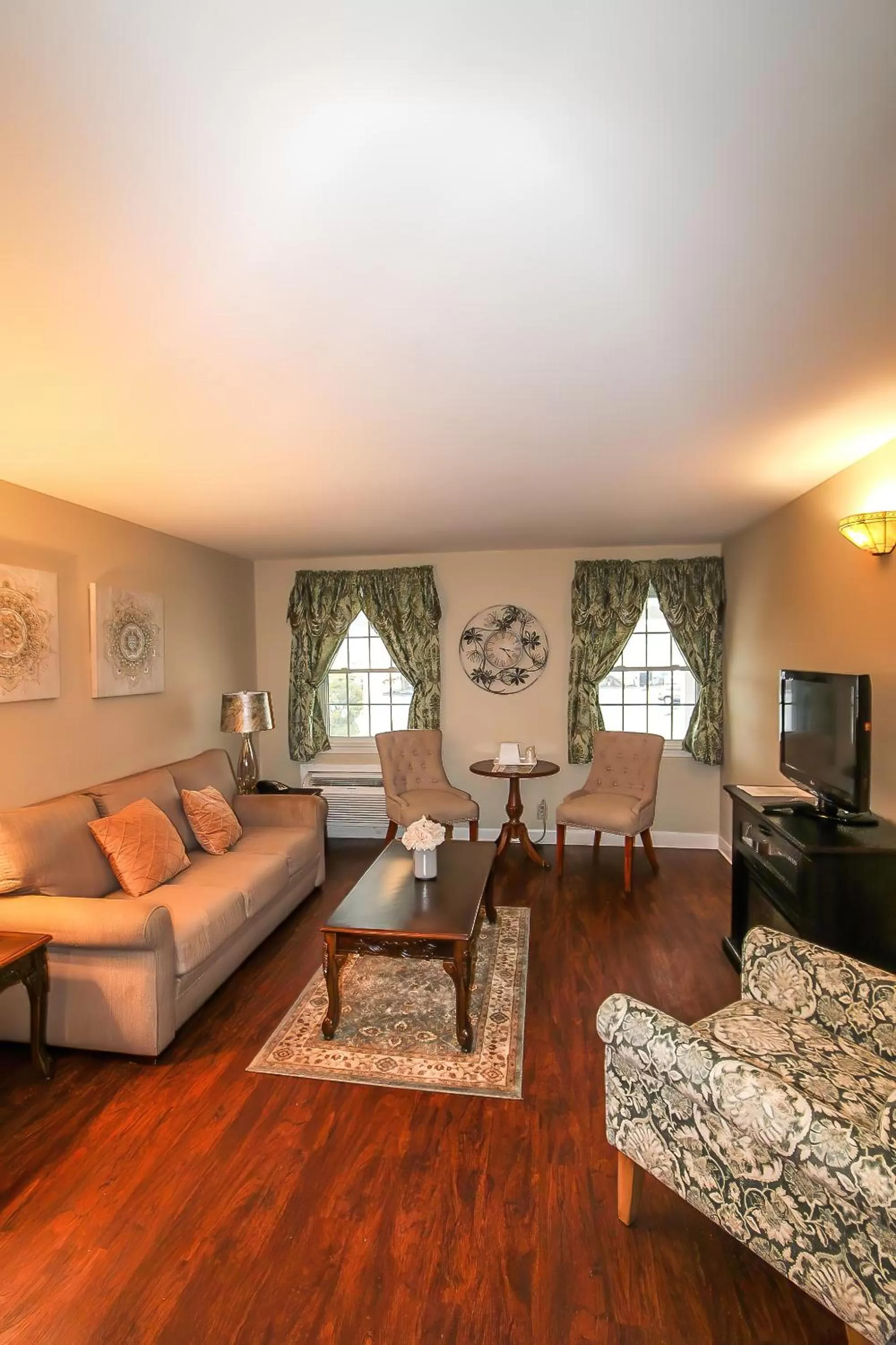 Colonial Inn Seekonk