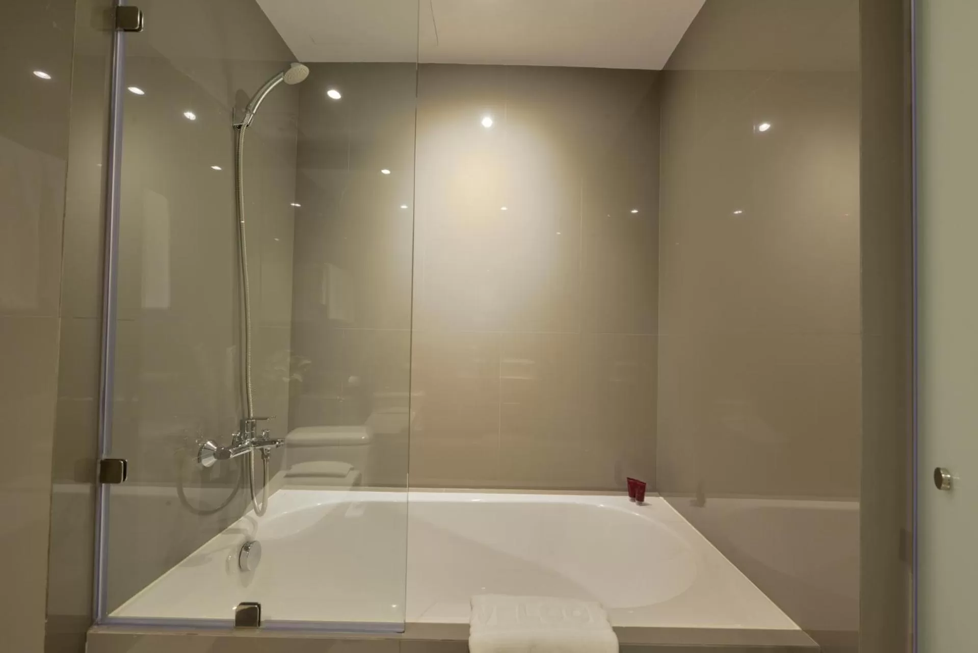 Shower in Aspira Tropical Residence Thong Lor