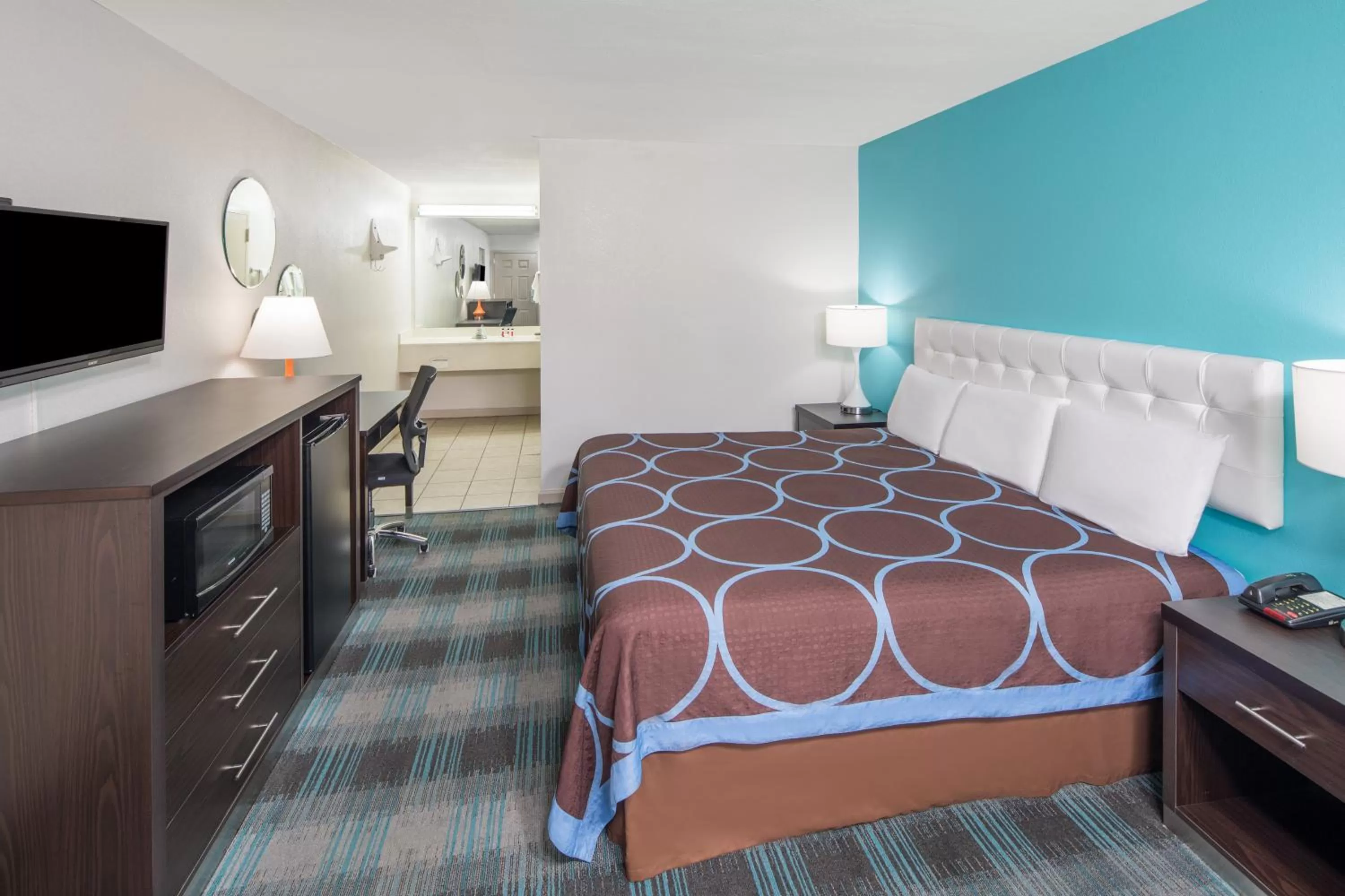 Bedroom, Bed in Howard Johnson by Wyndham Vicksburg