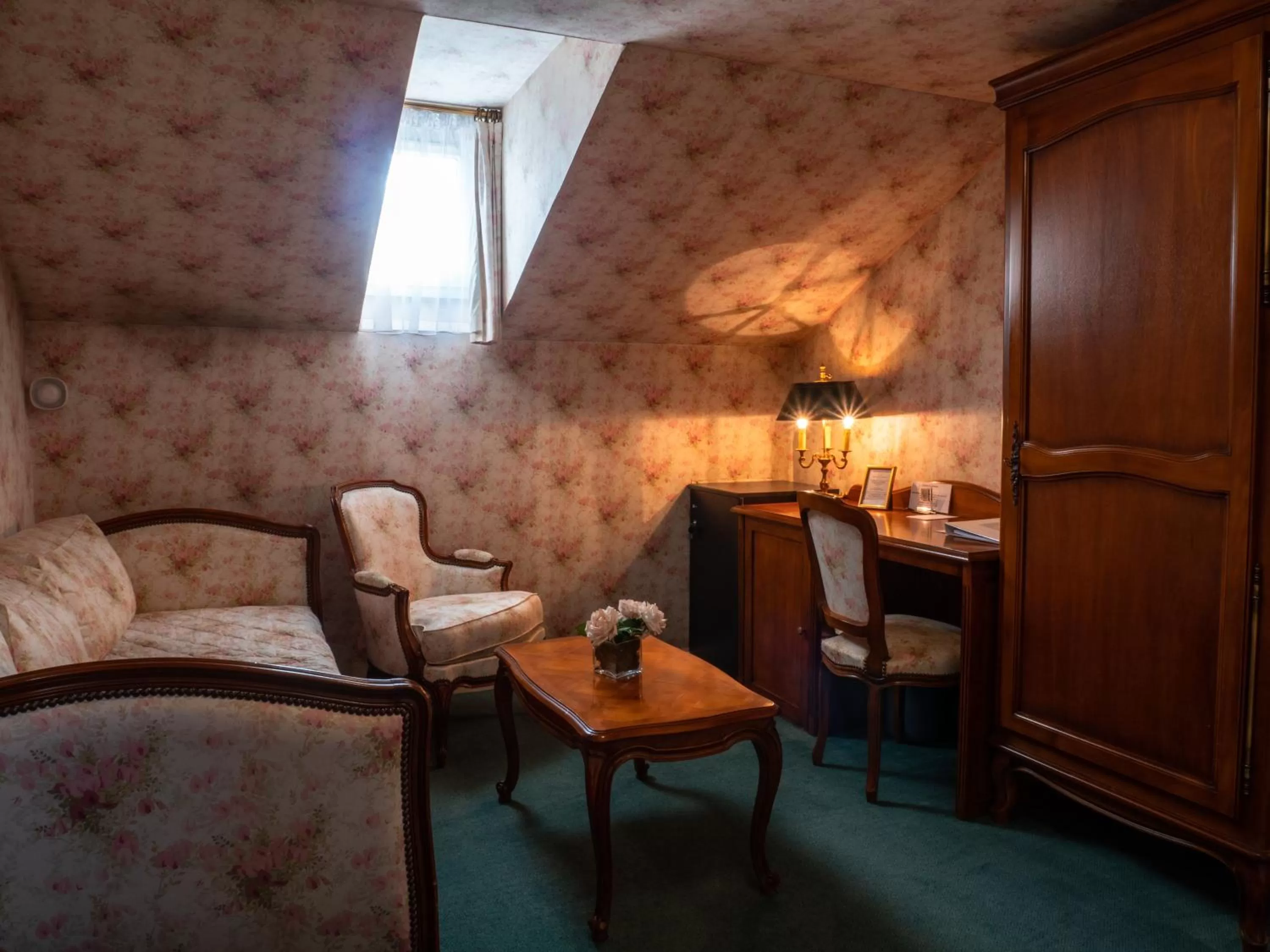 Seating area in Château Des Bondons EI