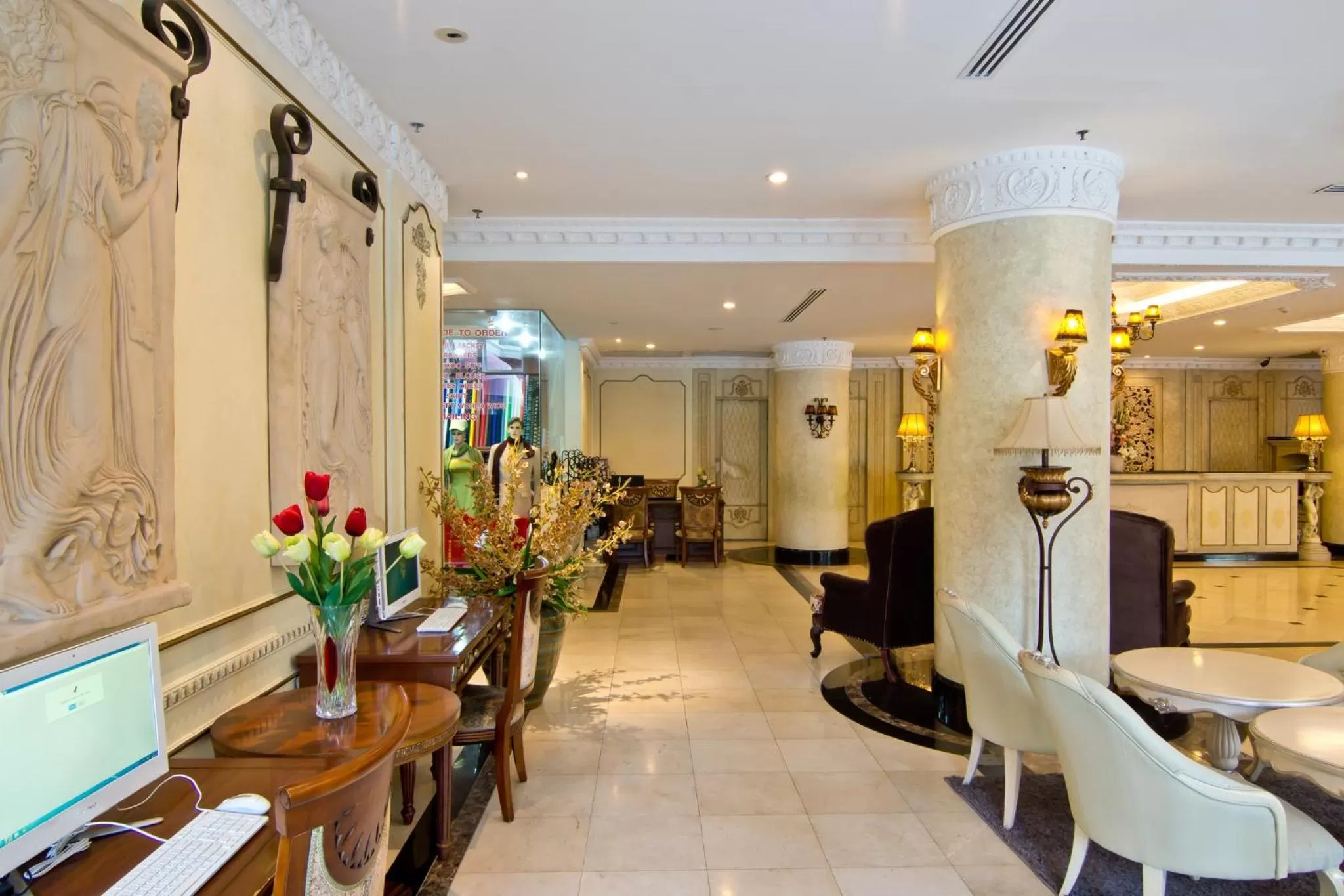 Restaurant/places to eat in LK Metropole (Junior Wing)