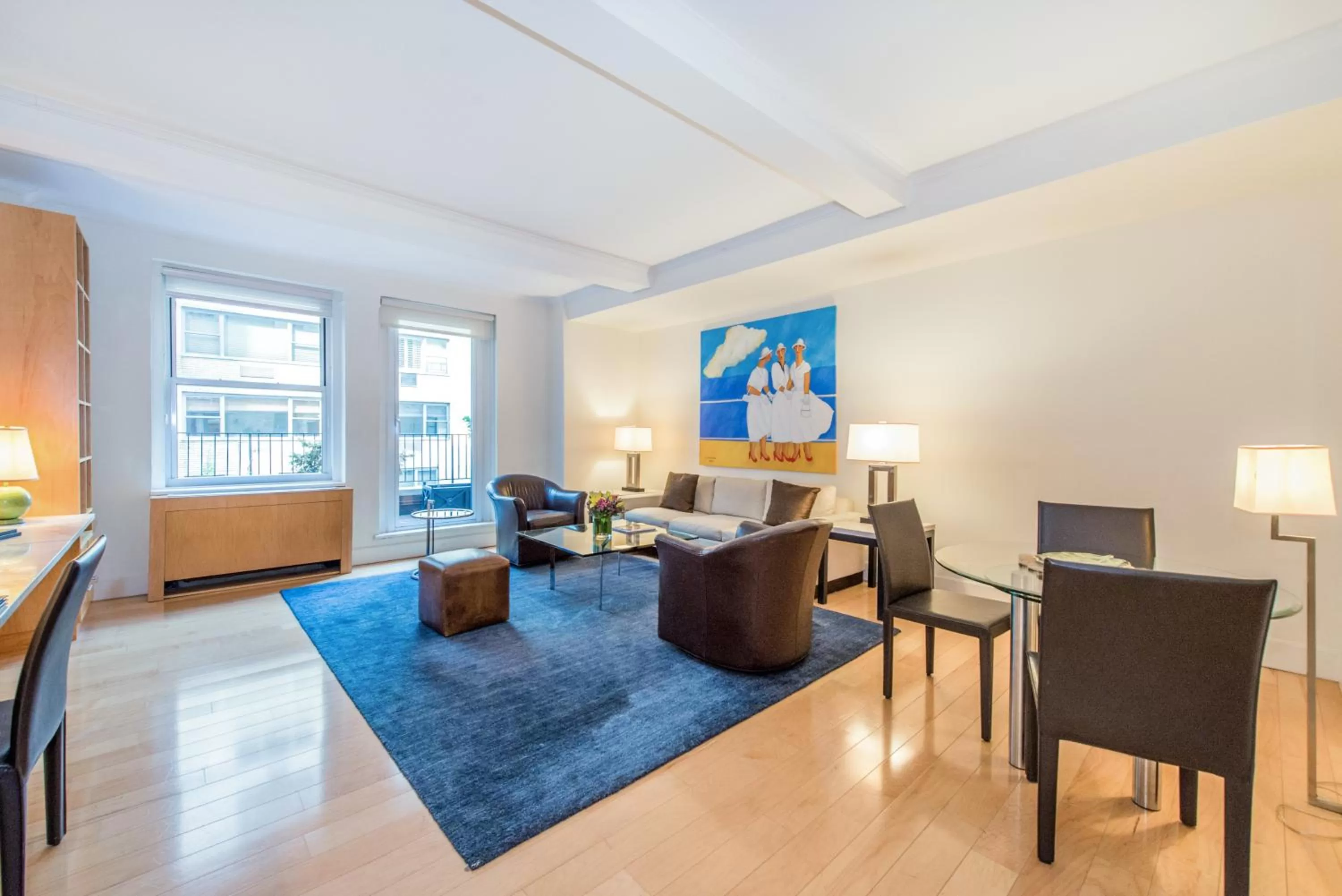 Living room in Lombardy Hotel