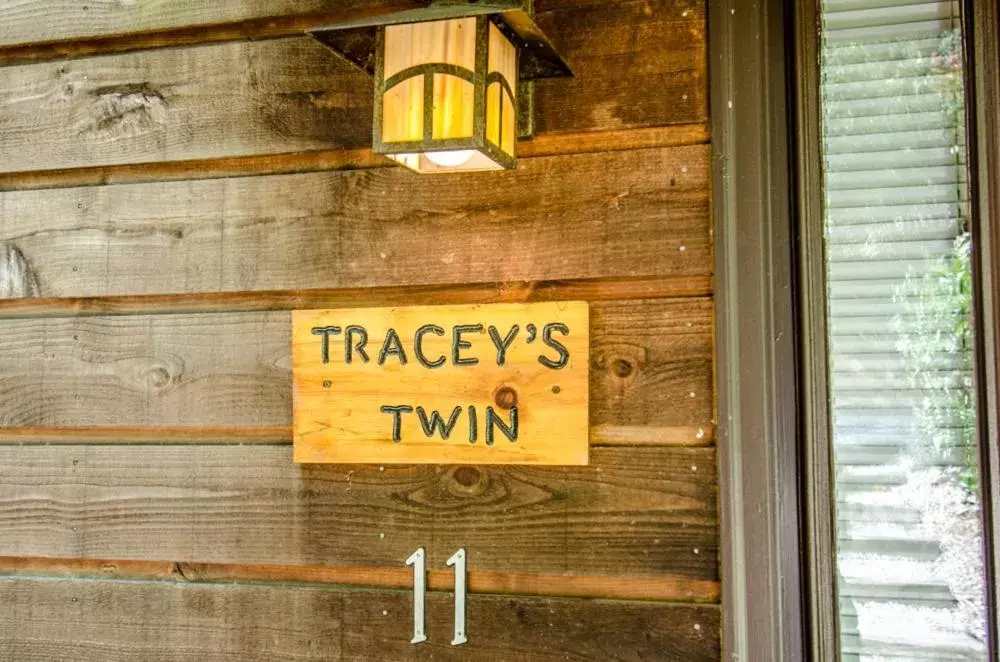 Two-Bedroom House in Asheville Cabins of Willow Winds Two-Bedroom House in Asheville Cabins of Willow Winds