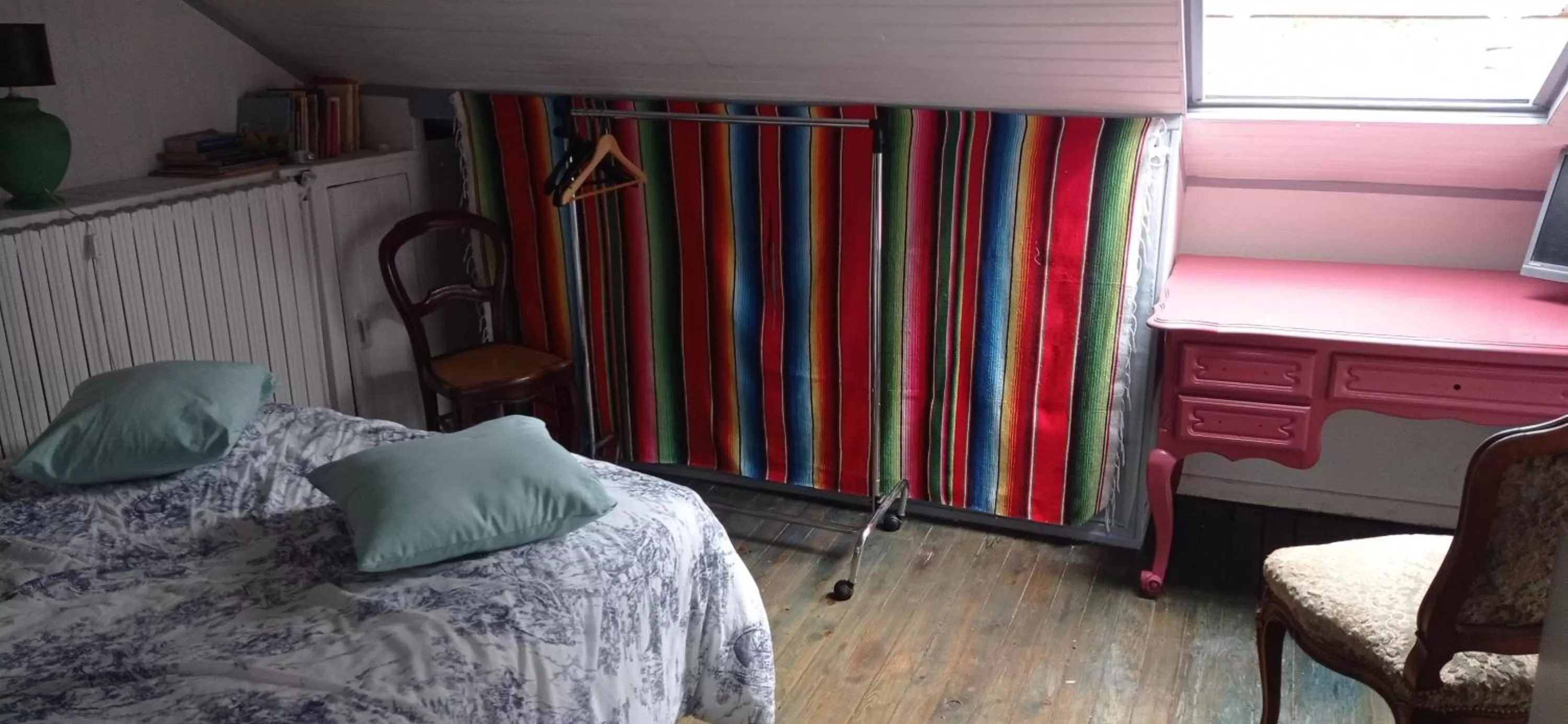 Bed in 2 chambres et salle de bain un oasis de bien être Piscine et jardin Direct Gare Aéroport